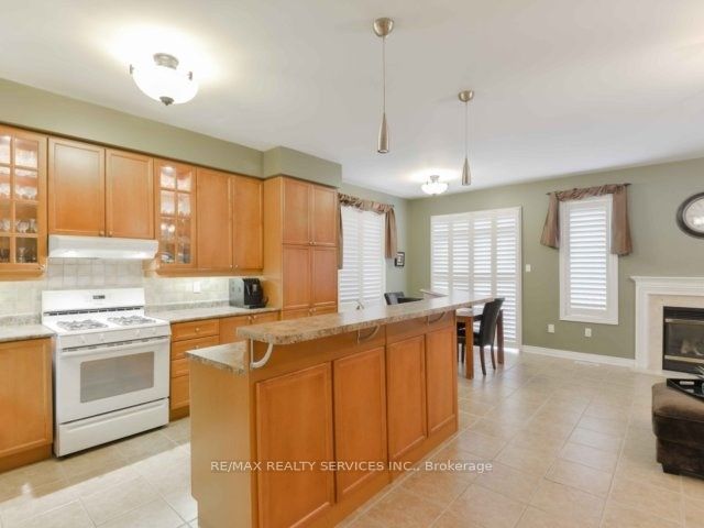 106 Pennyroyal Crescent Property Photo 9