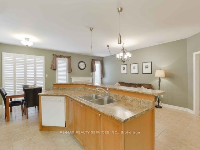 106 Pennyroyal Crescent Property Photo 10