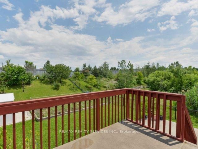 106 Pennyroyal Crescent Property Photo 14