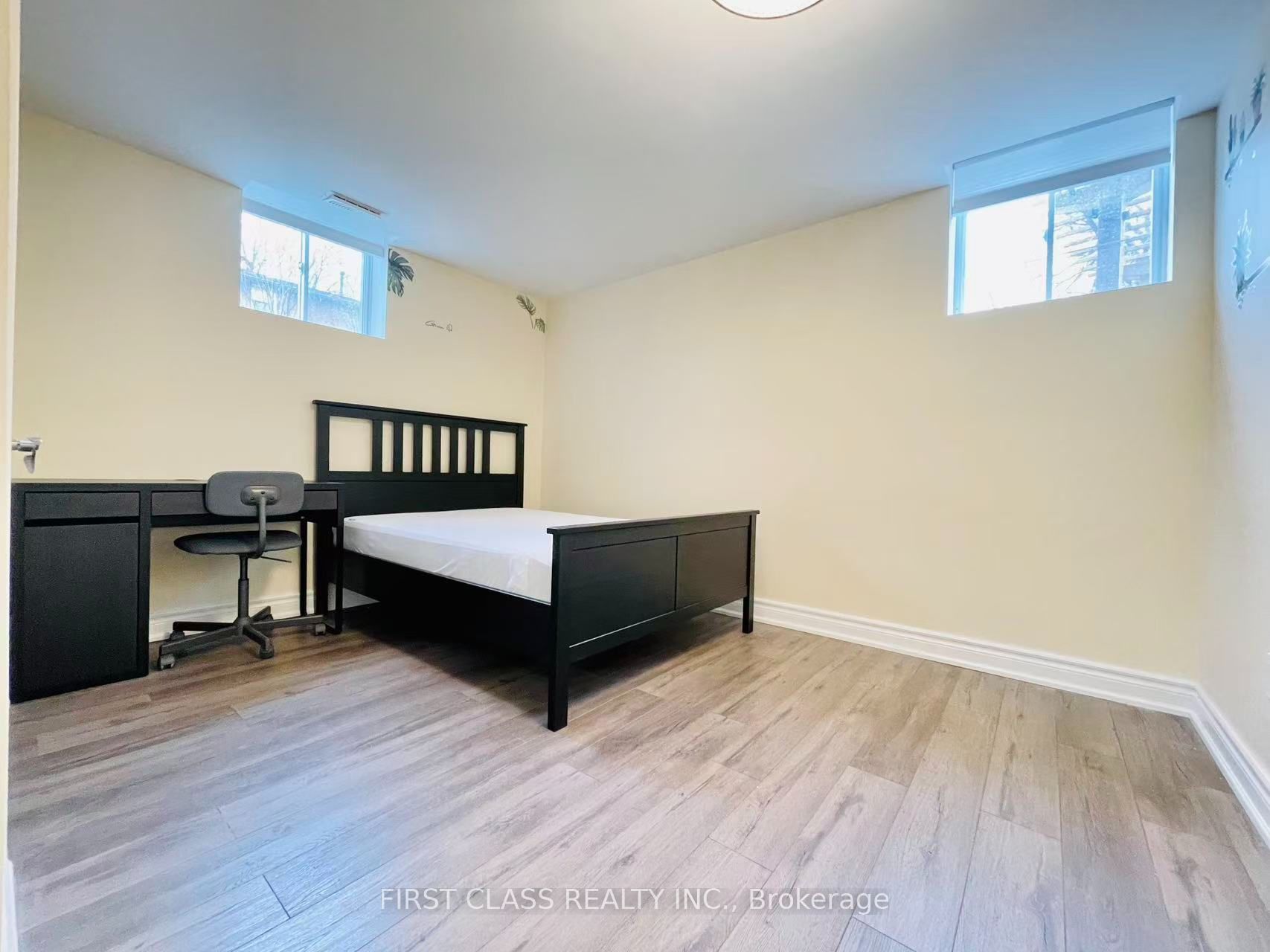 2100 Dunvegan Avenue Basement Property Photo 6