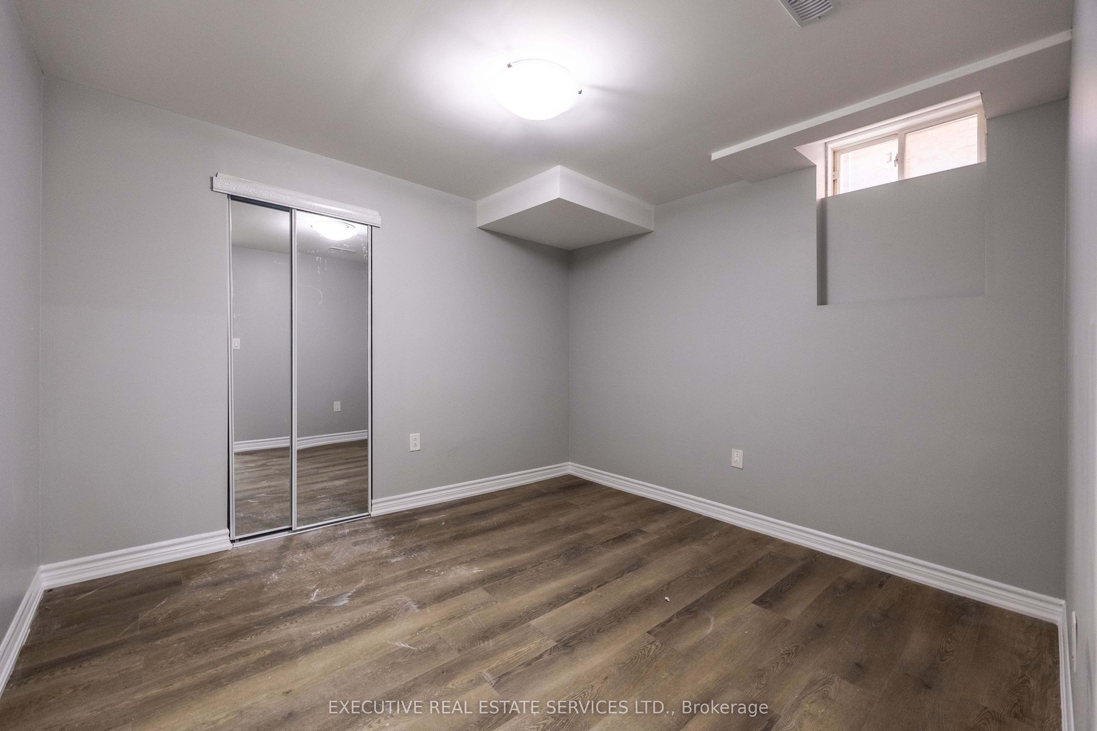 6 Gosling (basement) Street Property Photo 10