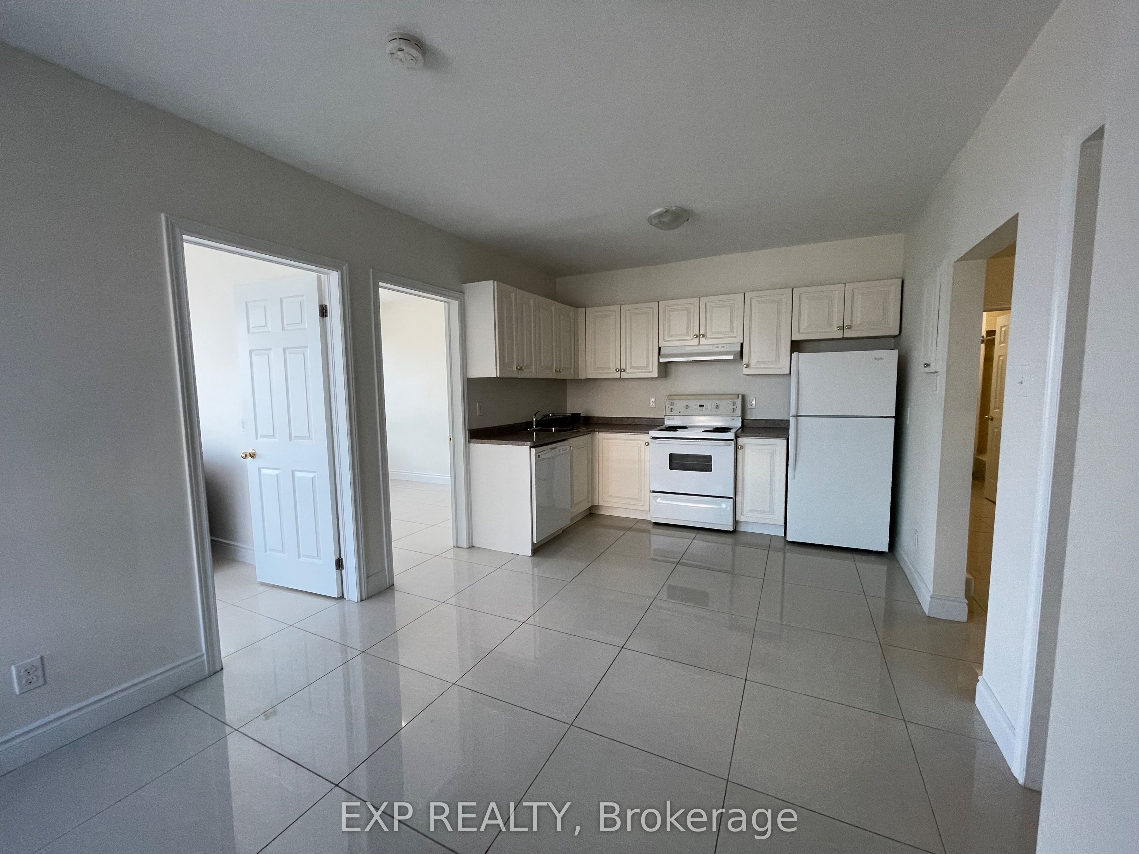 258 Lakeshore Road E 202 Property Photo 9