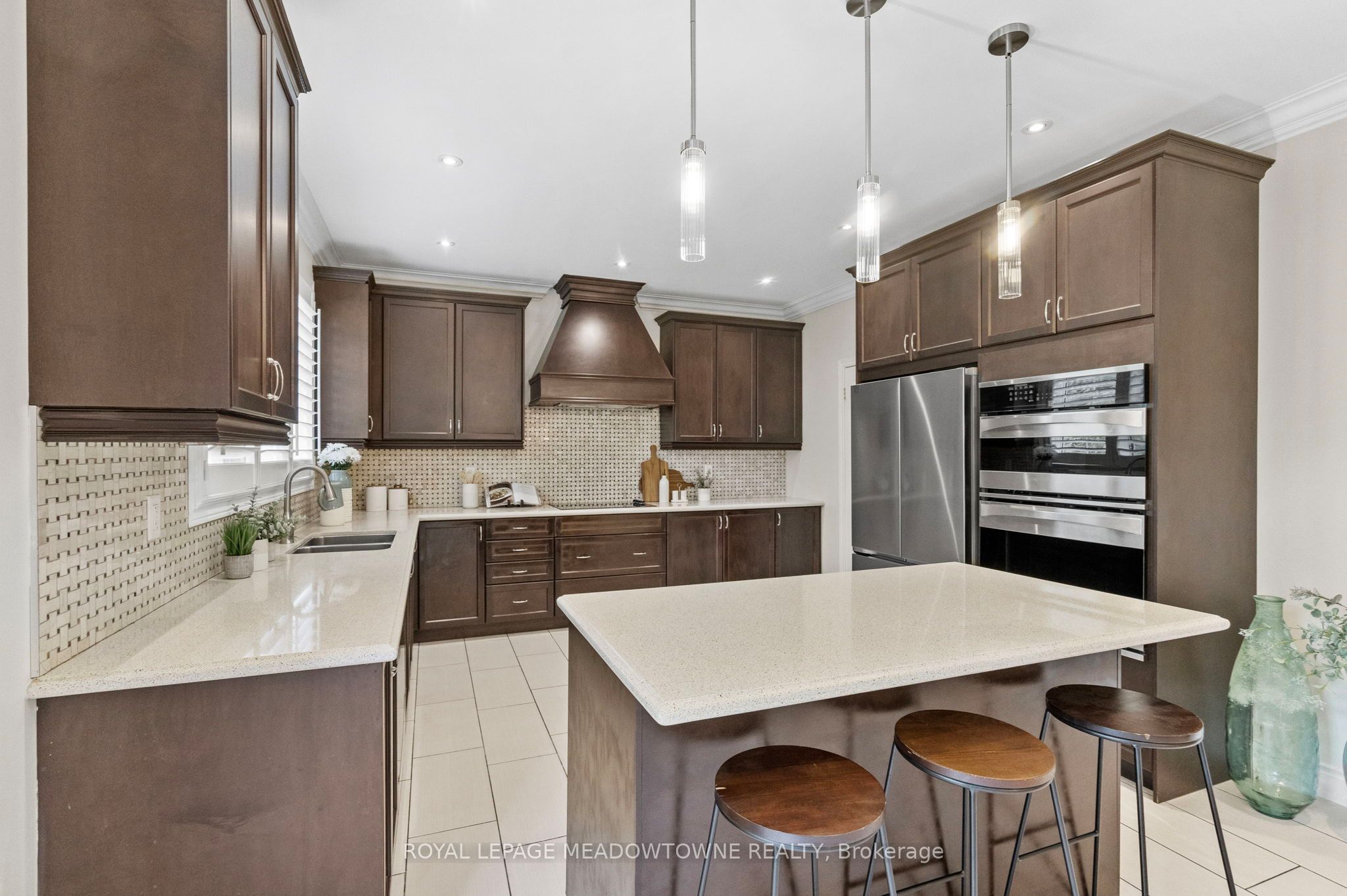 332 Mcgibbon Drive Property Photo 14