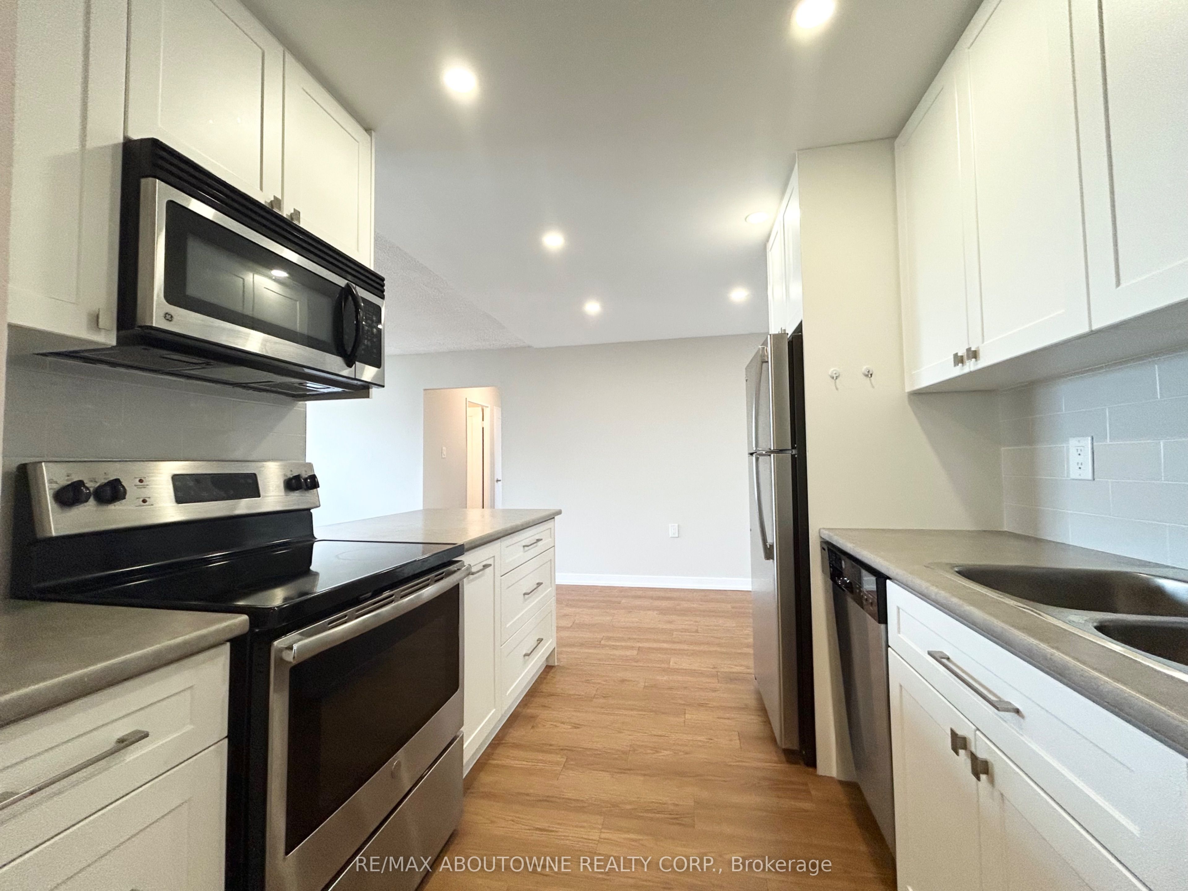 82 Millside Drive 904 Property Photo 4