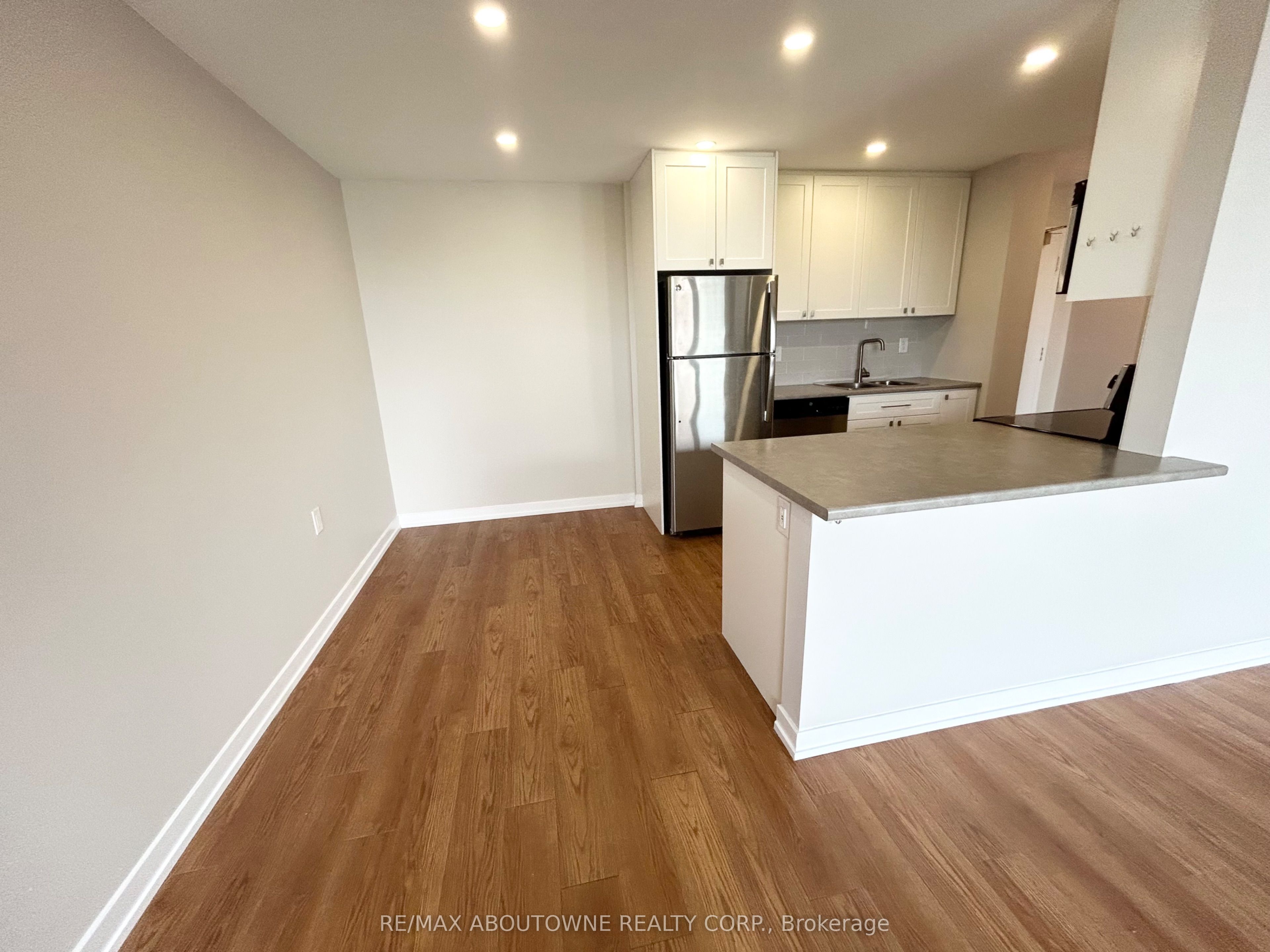 82 Millside Drive 904 Property Photo 8