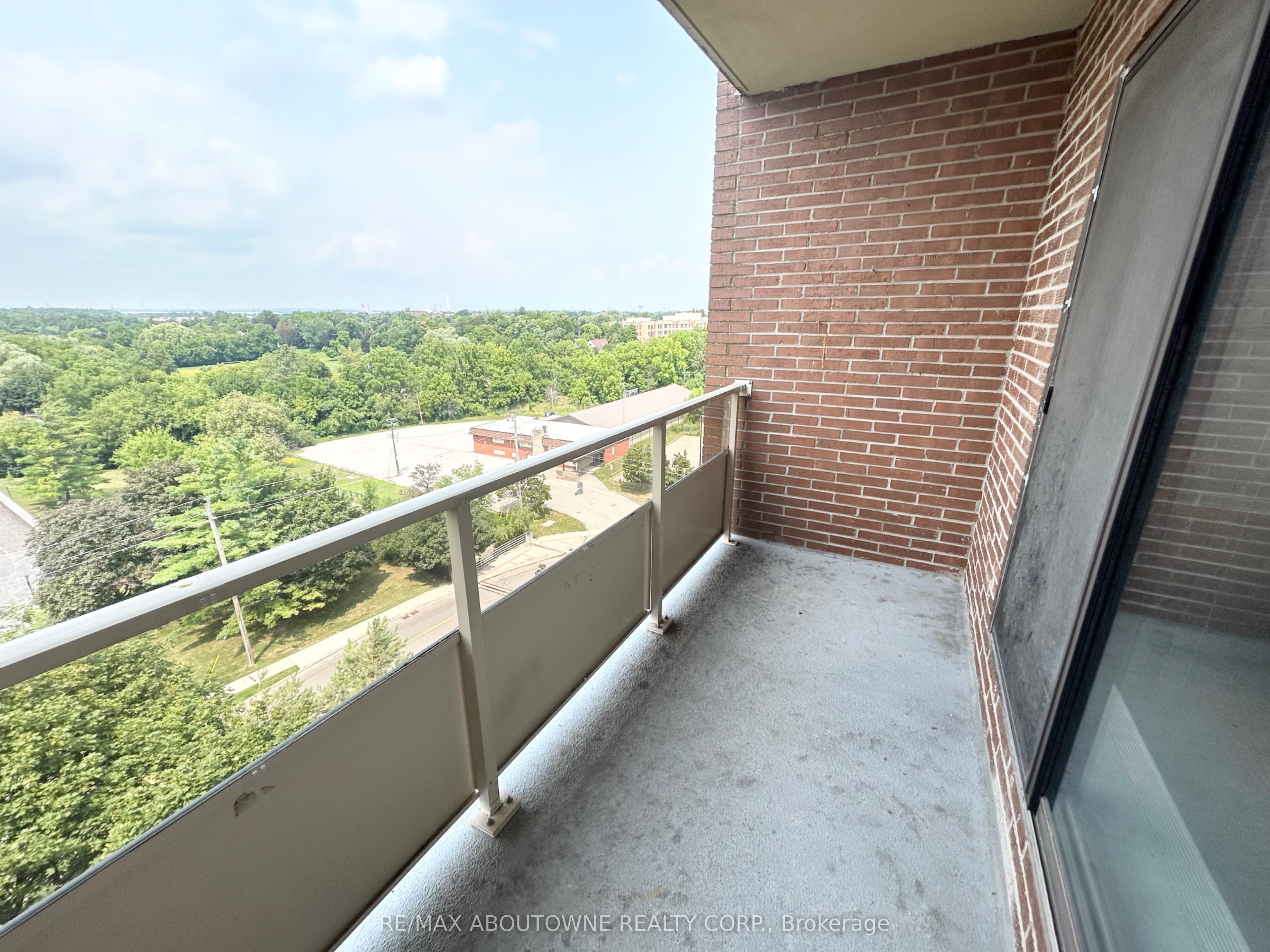 82 Millside Drive 904 Property Photo 16
