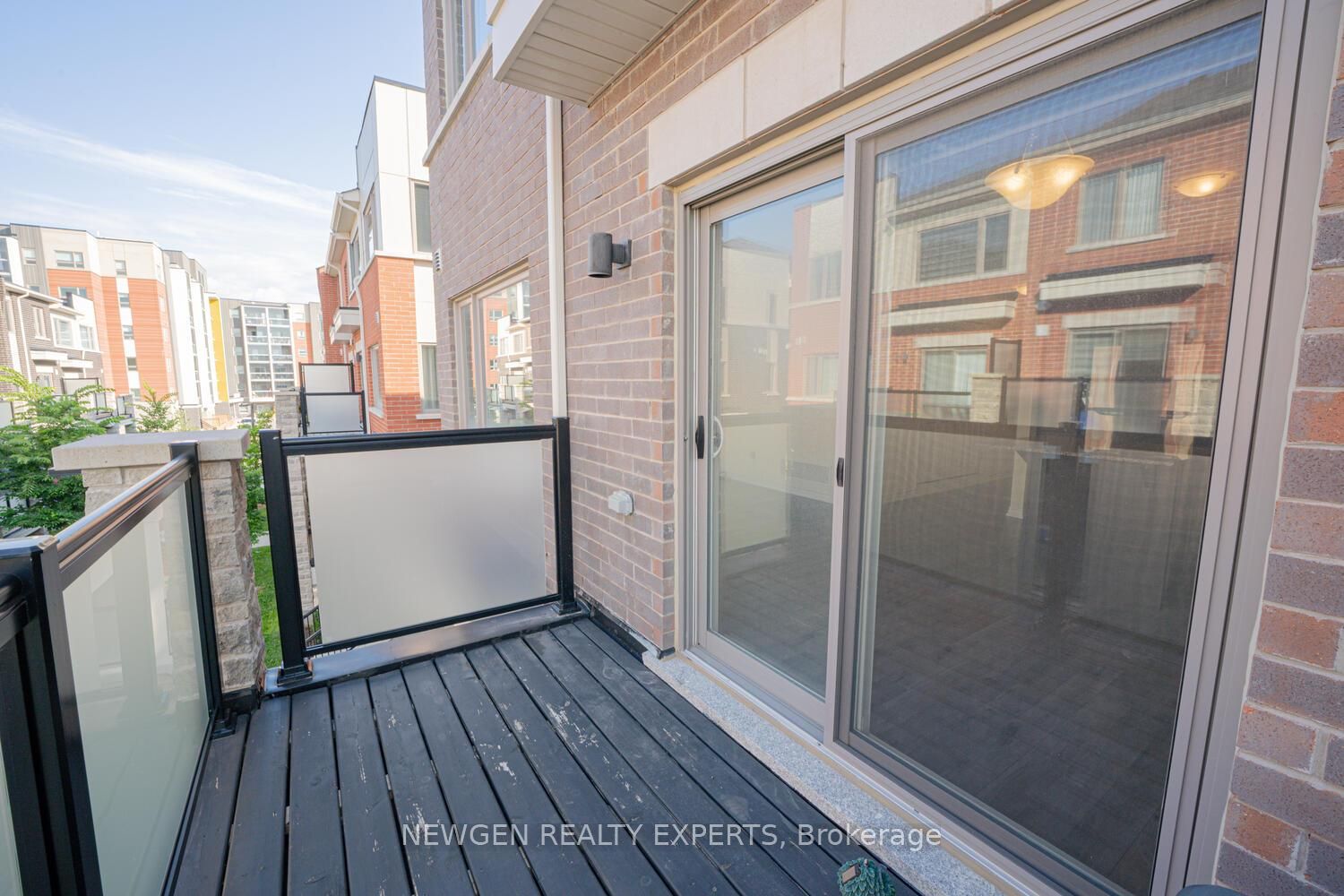 240 Lagerfeld Drive 13 Property Photo 15