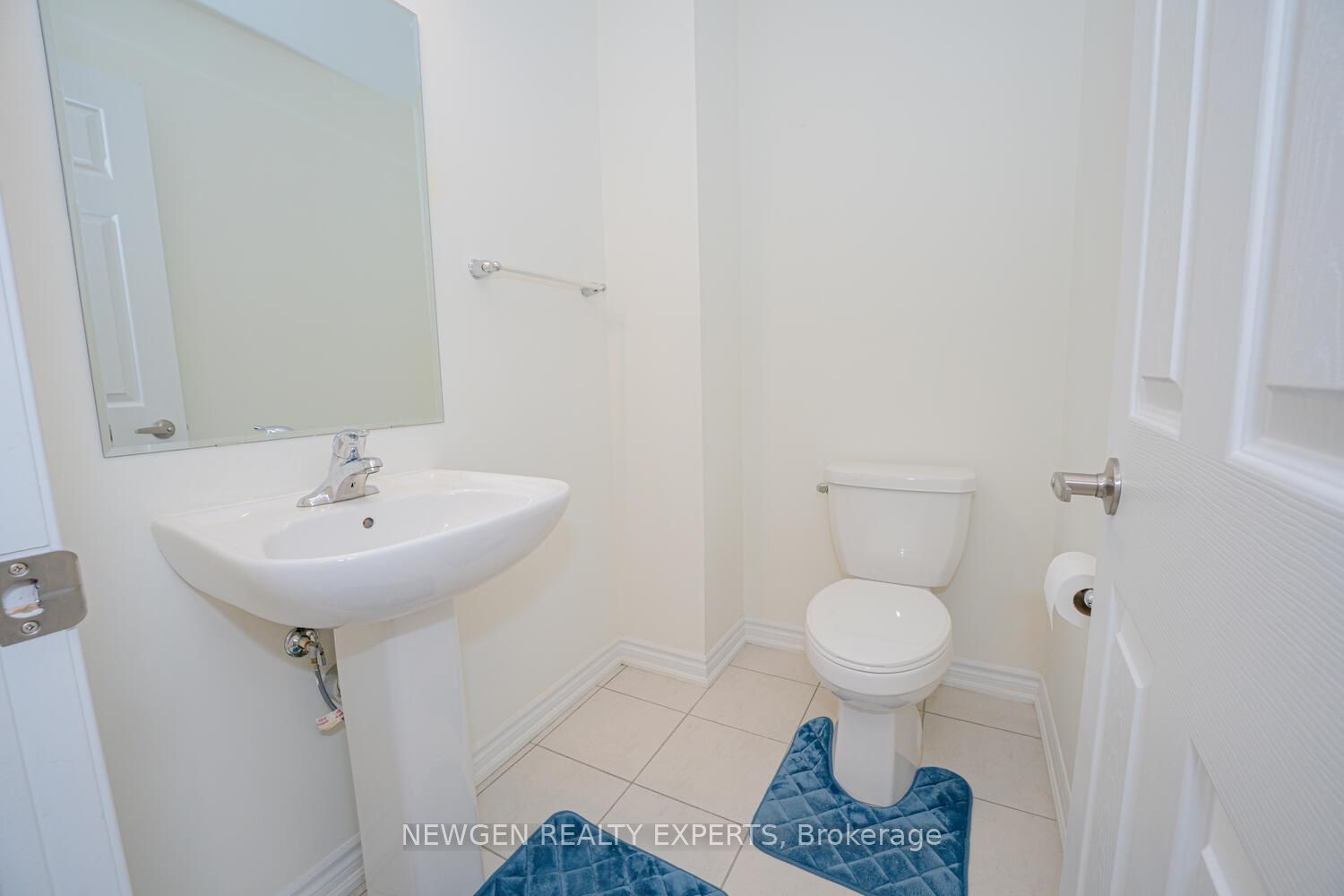 240 Lagerfeld Drive 13 Property Photo 17