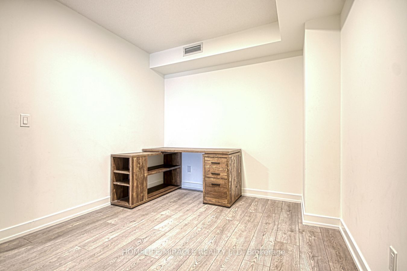 10 Wilby Crescent 402 Property Photo 9
