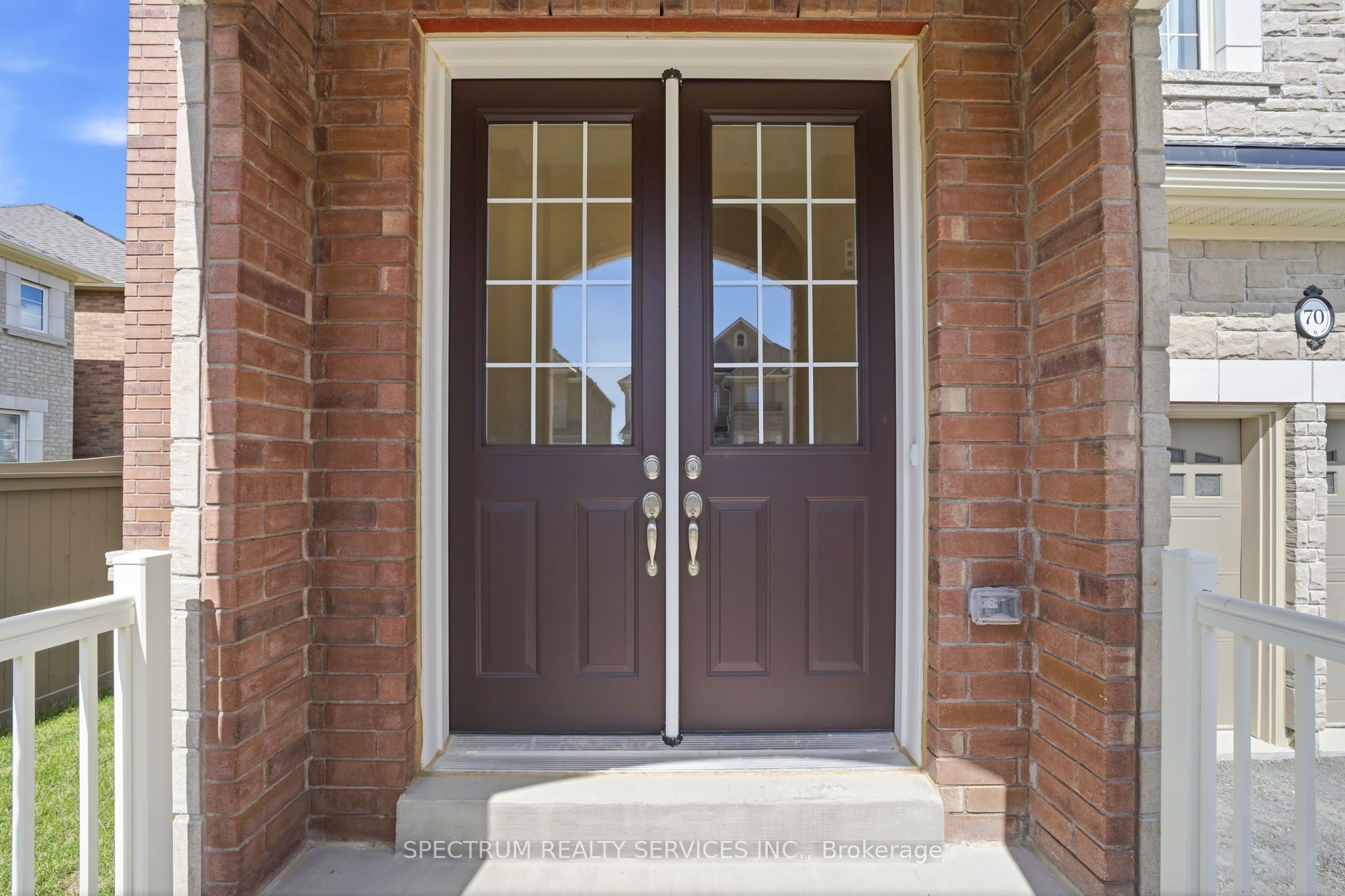 70 Stratford Drive Property Photo 3