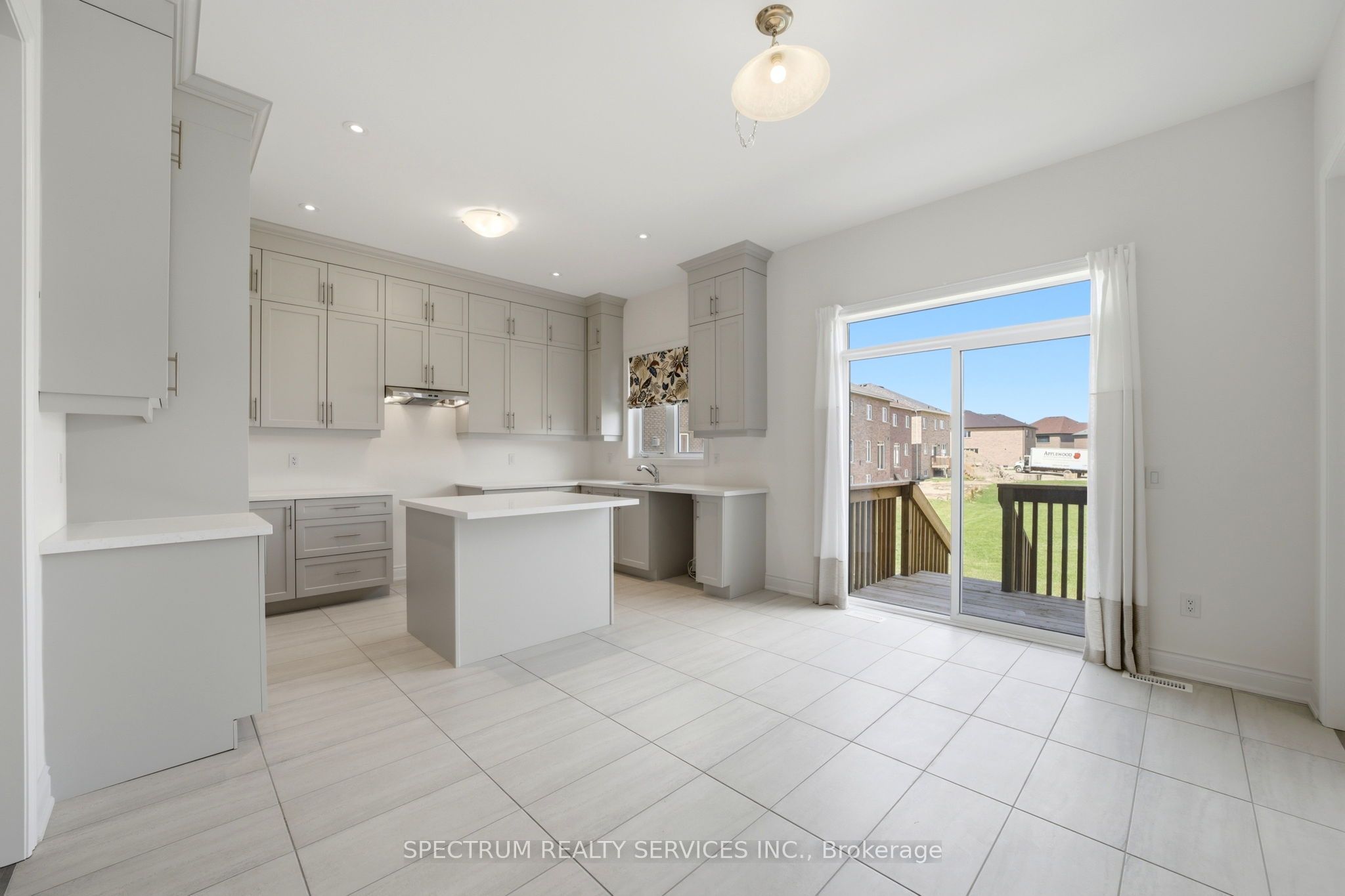 70 Stratford Drive Property Photo 14