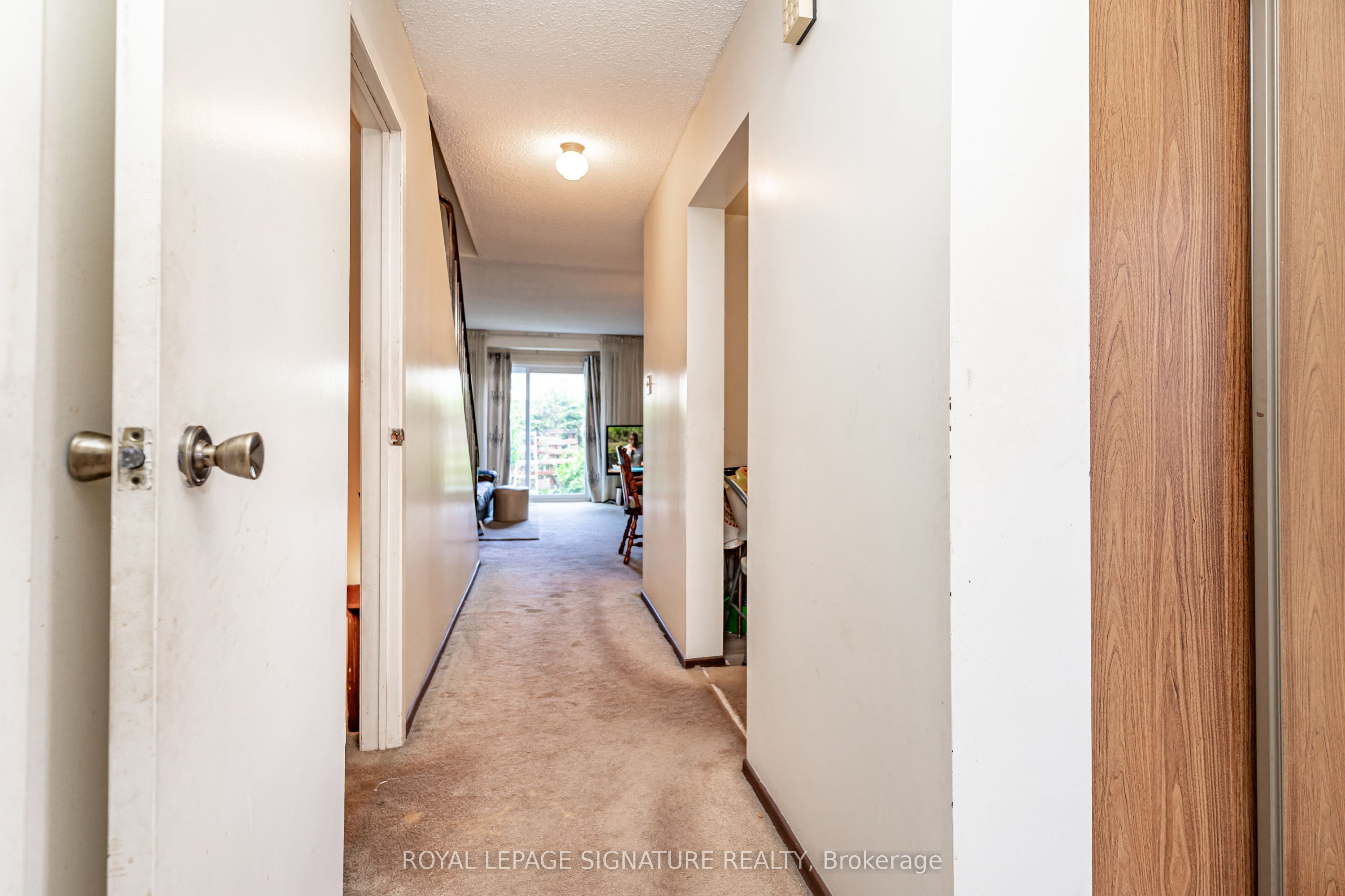 4040 Silverhaze Road Property Photo 4