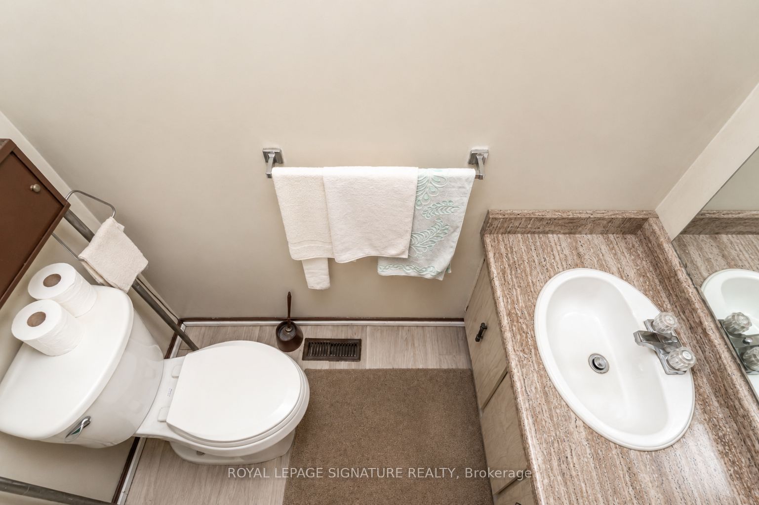 4040 Silverhaze Road Property Photo 10