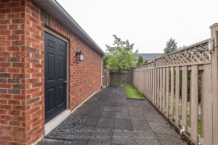 1855 Appleby Line Property Photo 3