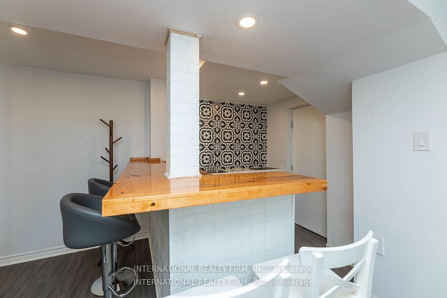 1855 Appleby Line Property Photo 31