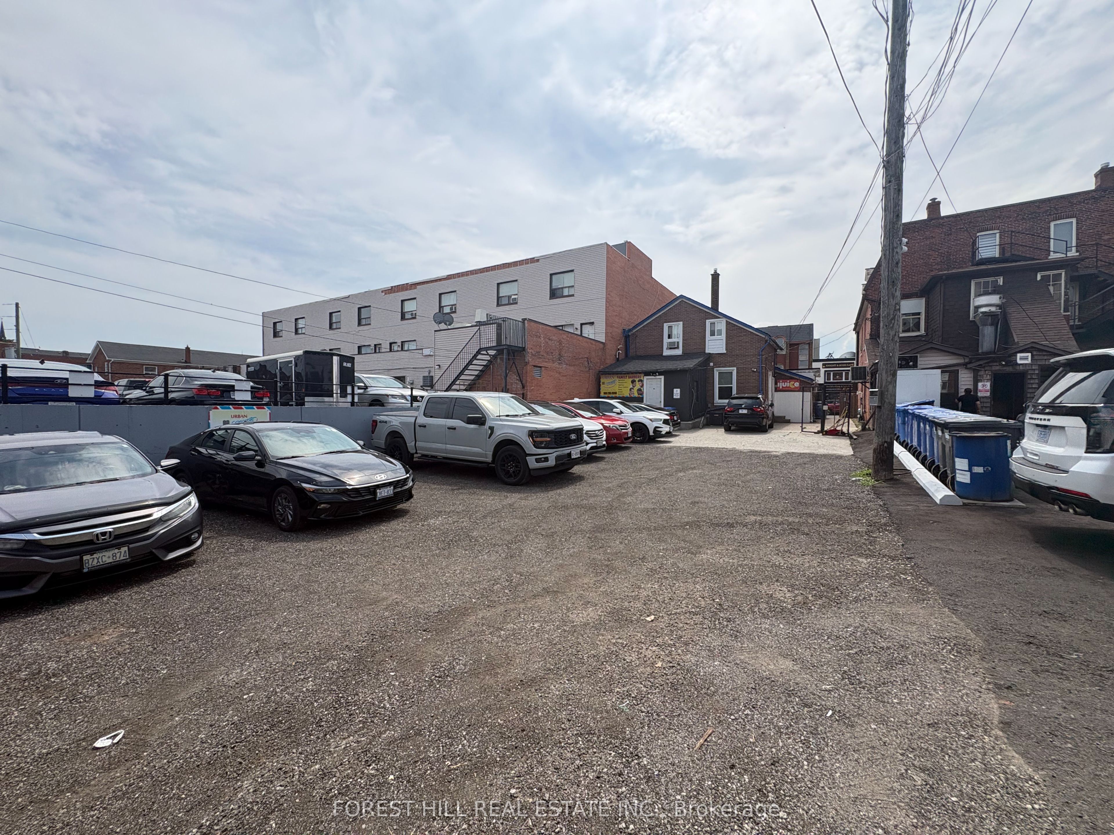 239 Queen Street S B Property Photo 10