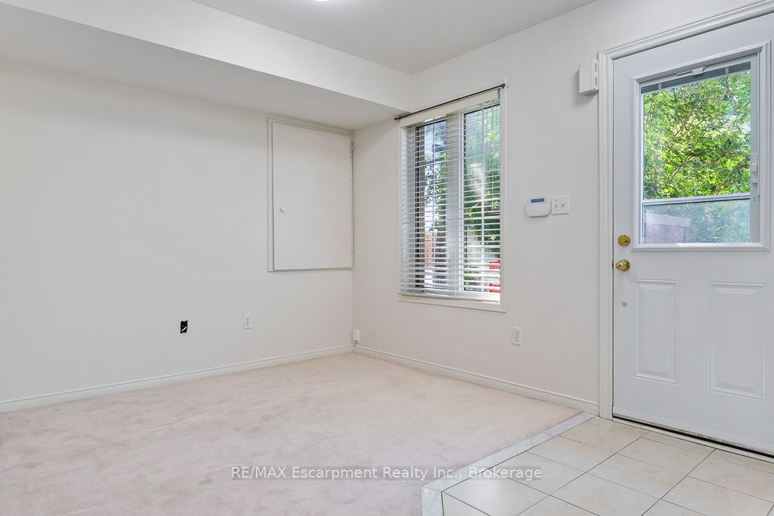 8 Jim Baird Mews Property Photo 6