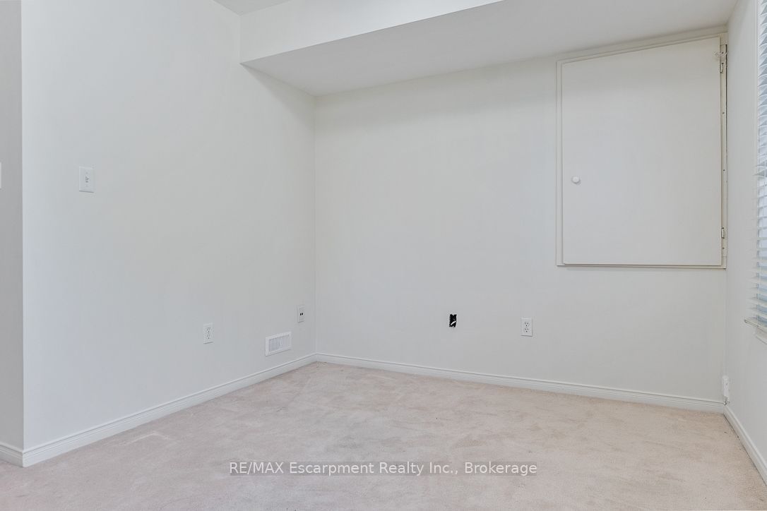 8 Jim Baird Mews Property Photo 7