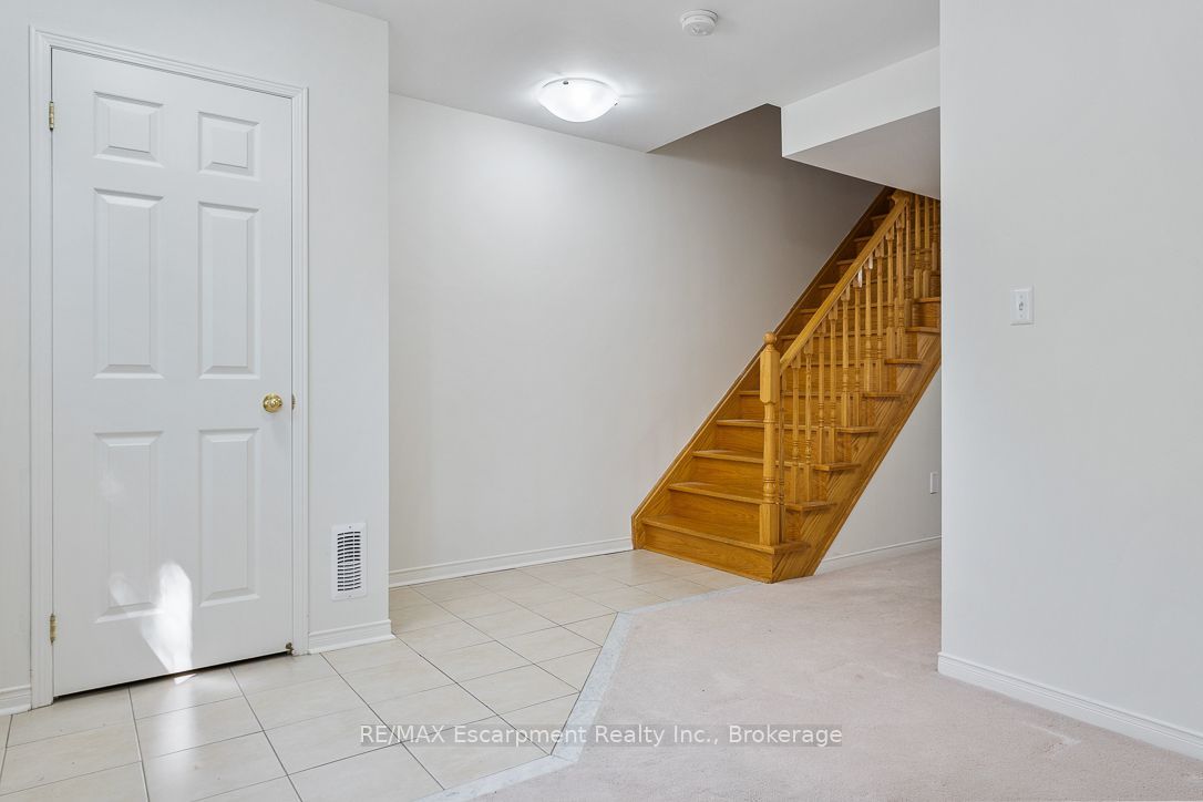 8 Jim Baird Mews Property Photo 8