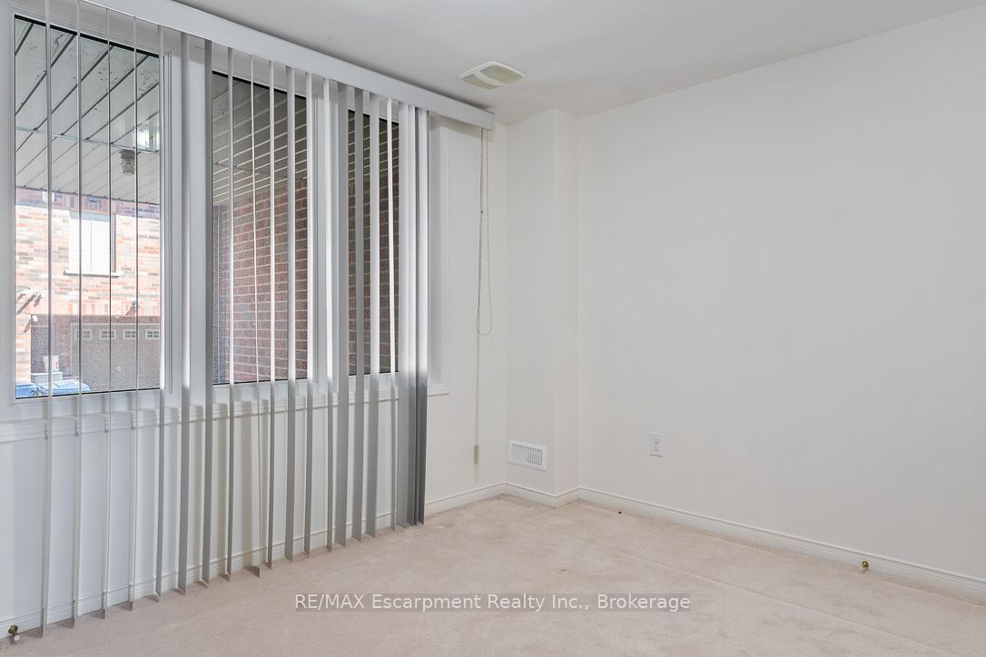 8 Jim Baird Mews Property Photo 10