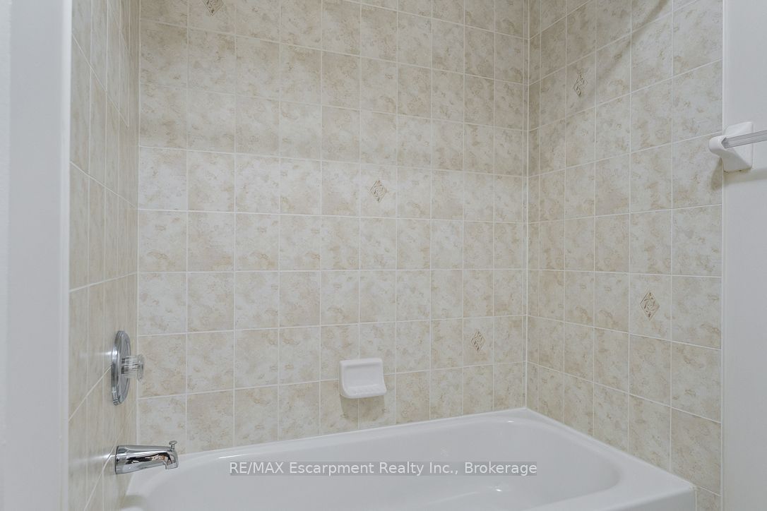 8 Jim Baird Mews Property Photo 14