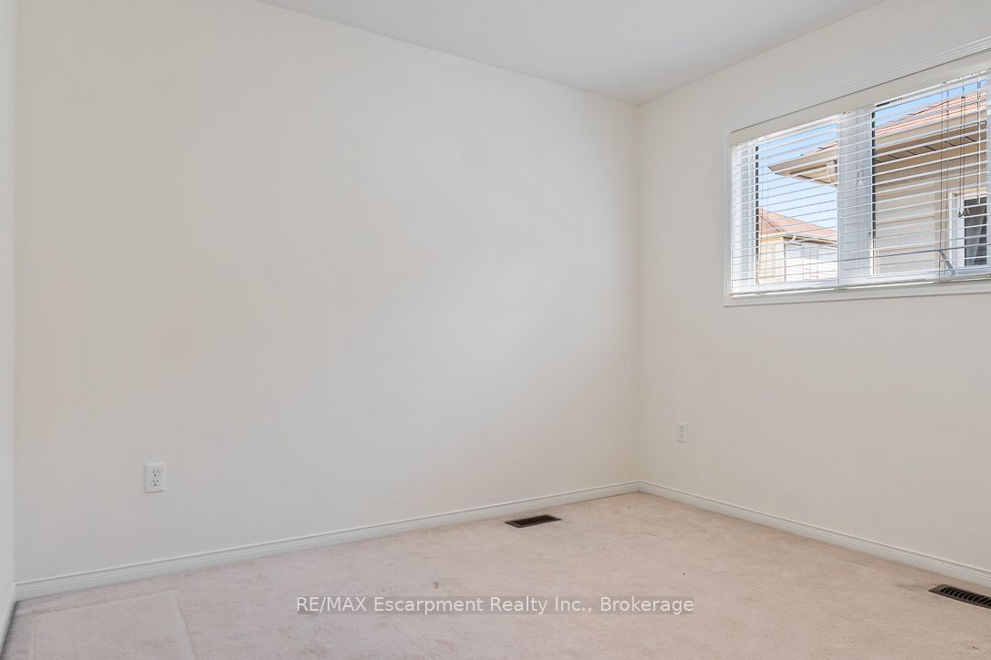 8 Jim Baird Mews Property Photo 41