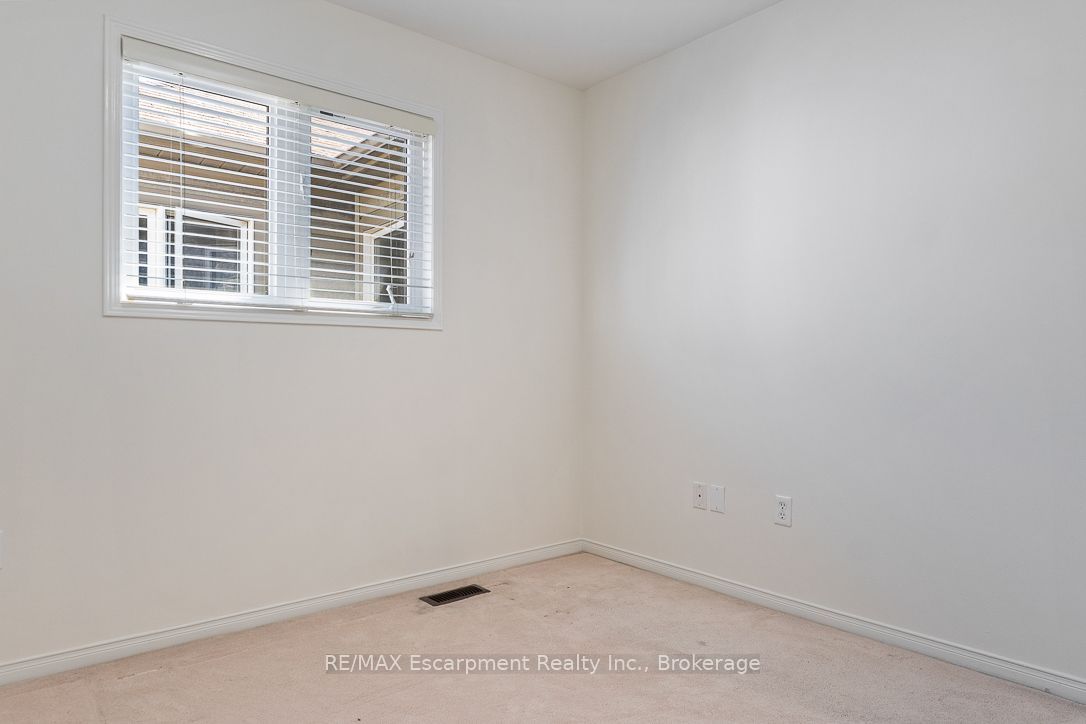 8 Jim Baird Mews Property Photo 42