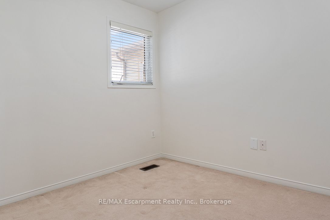 8 Jim Baird Mews Property Photo 44