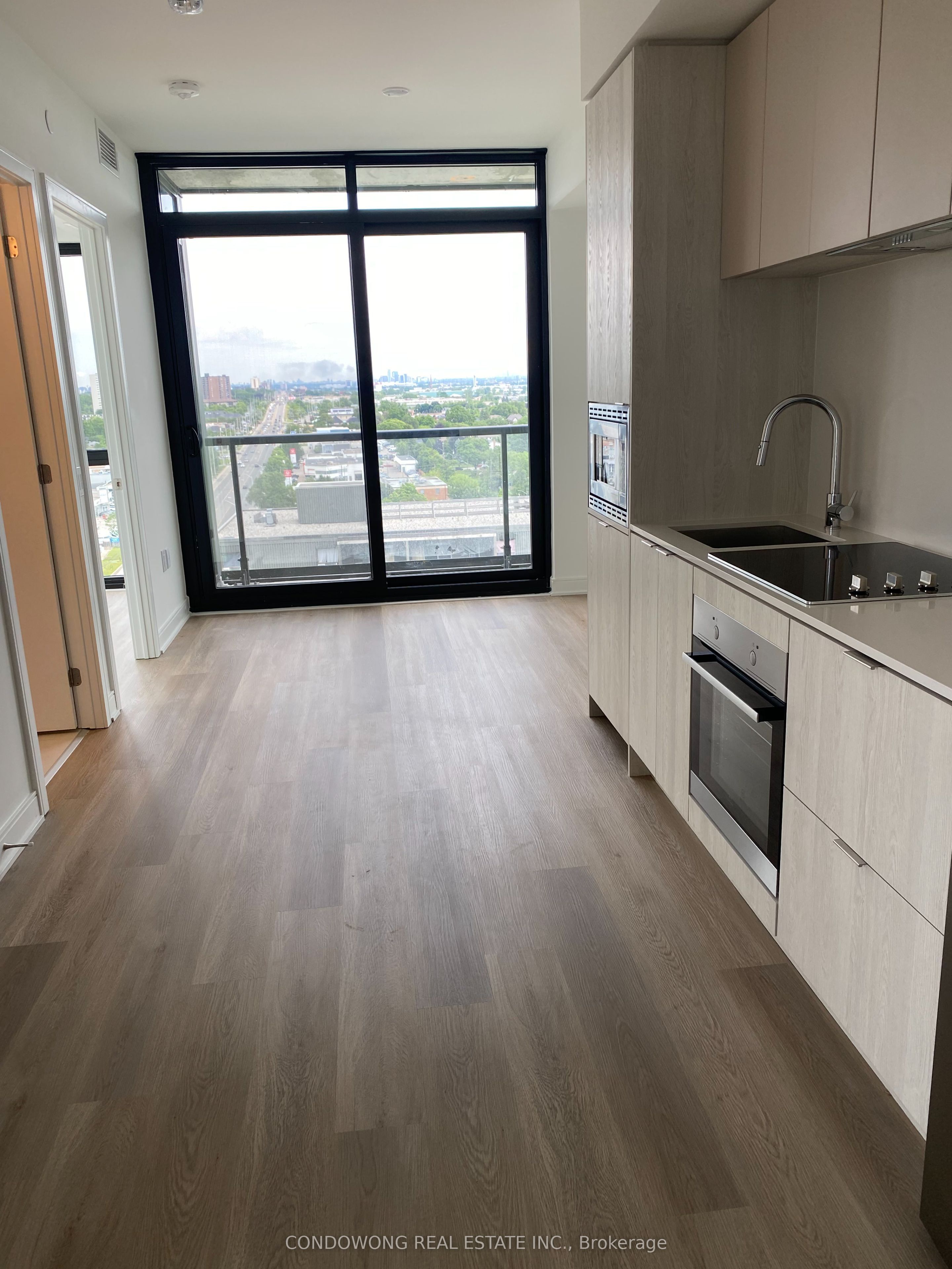 86 Dundas Street E 1404 Property Photo 2