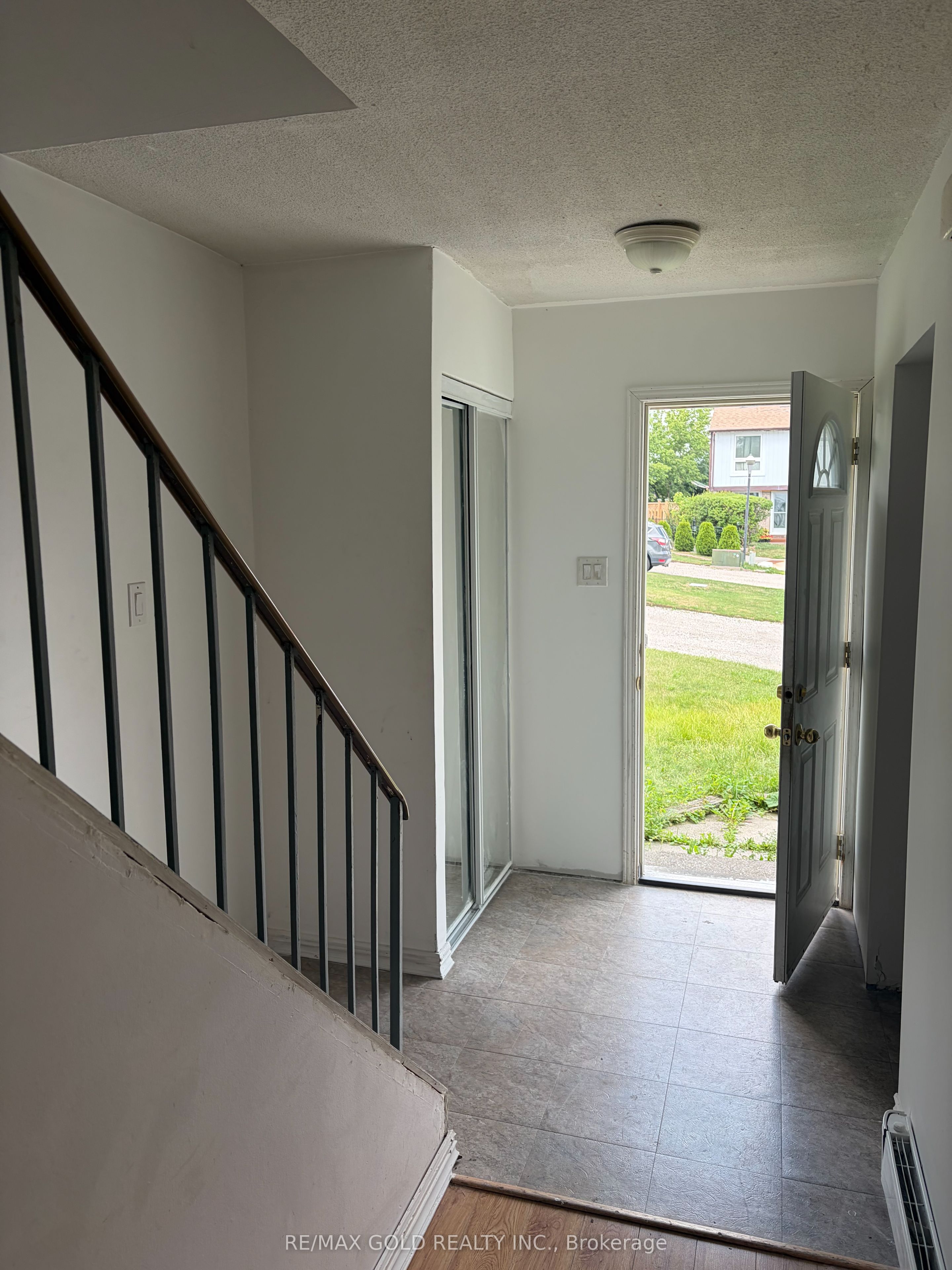 9 Havenbrook Court Property Photo 3