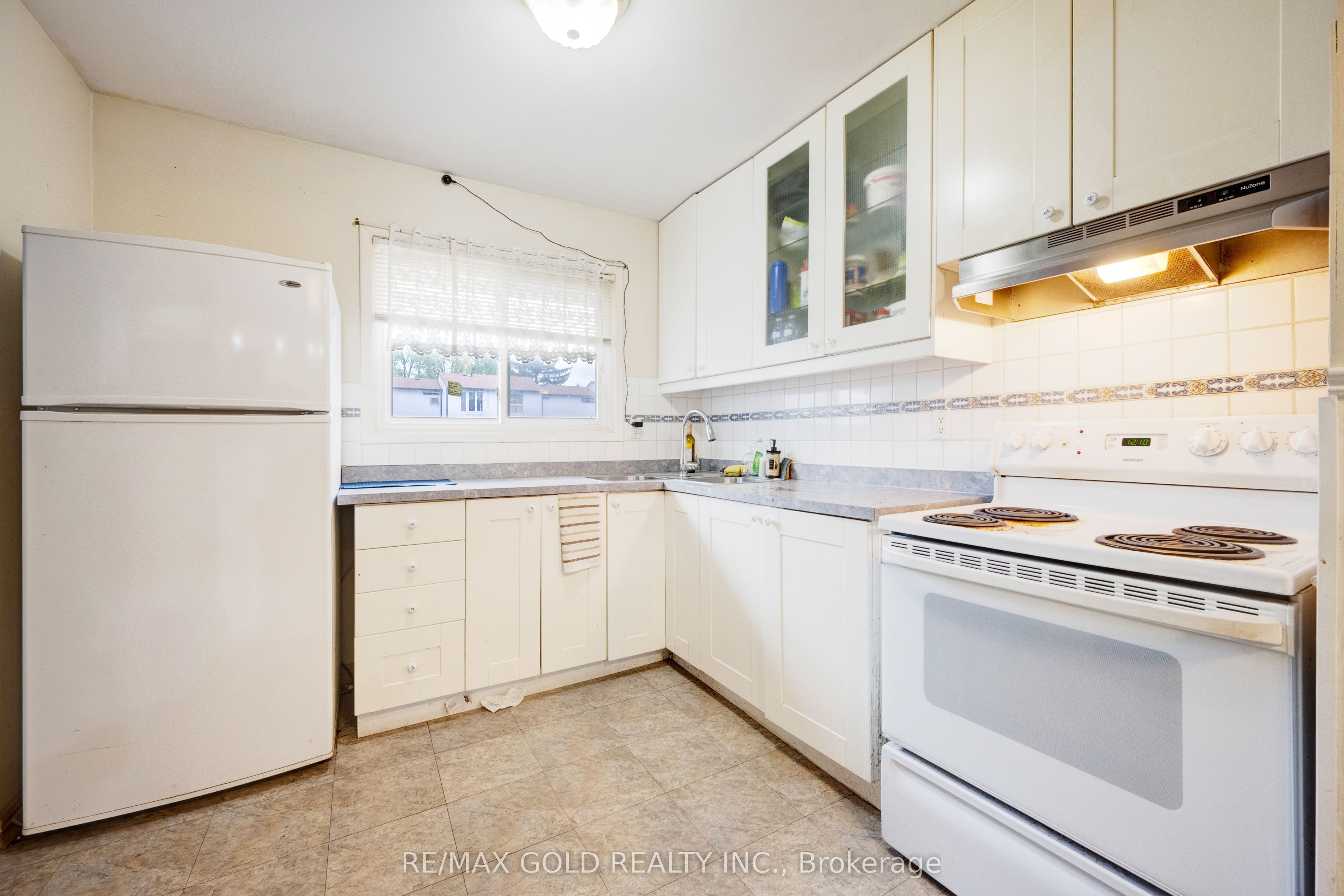 9 Havenbrook Court Property Photo 6