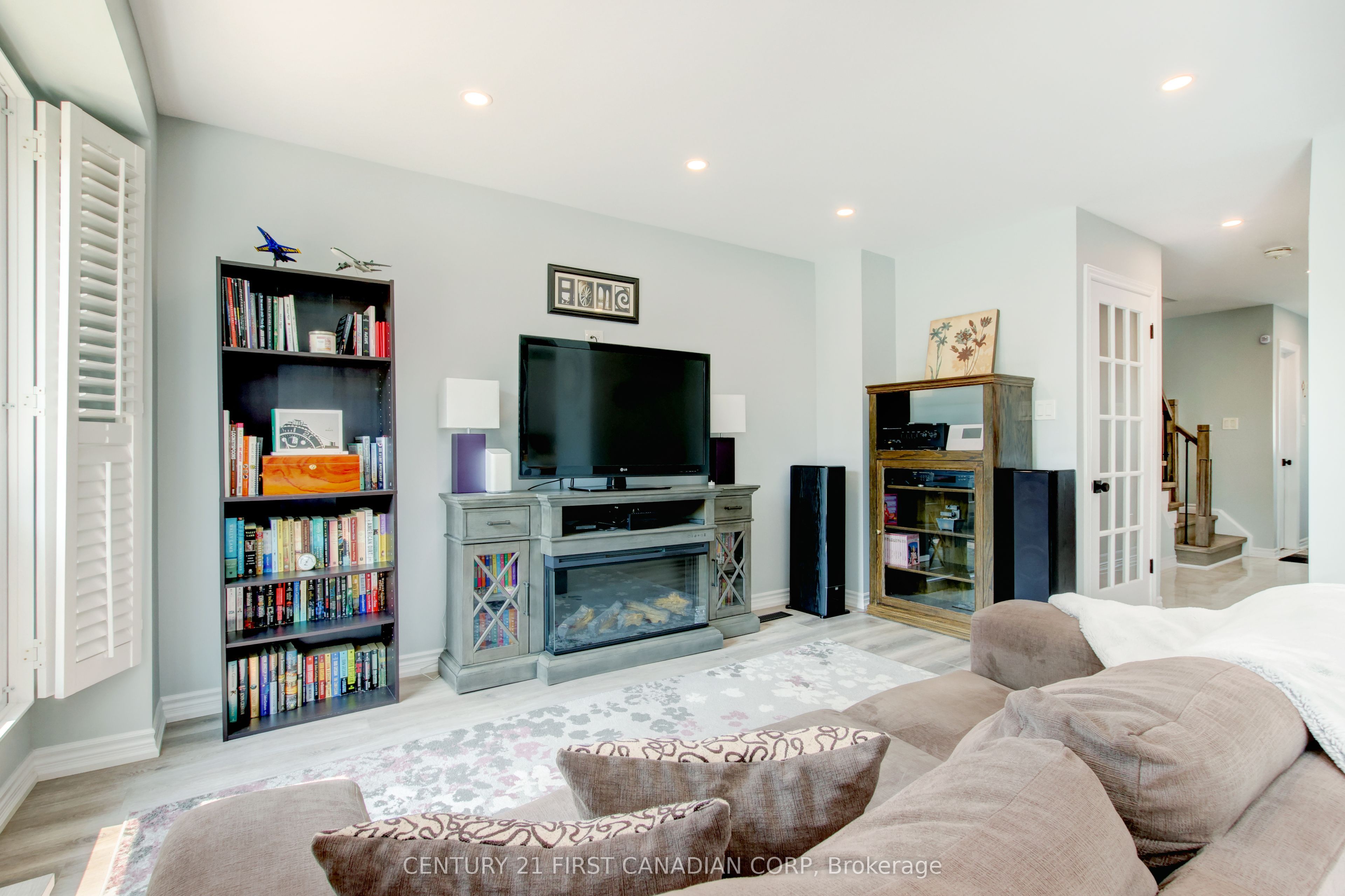 79 Newbridge Crescent Property Photo 8