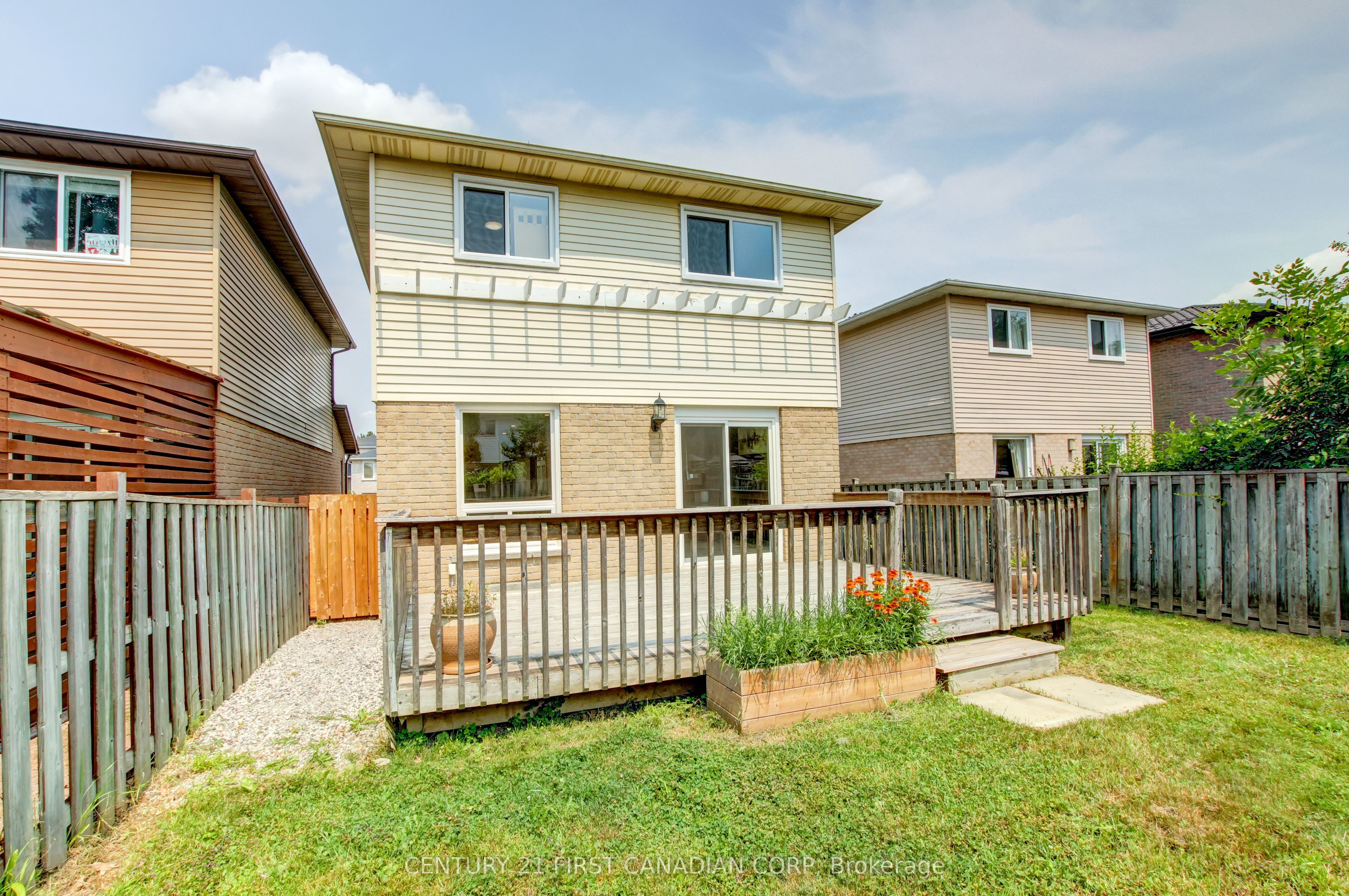 79 Newbridge Crescent Property Photo 41