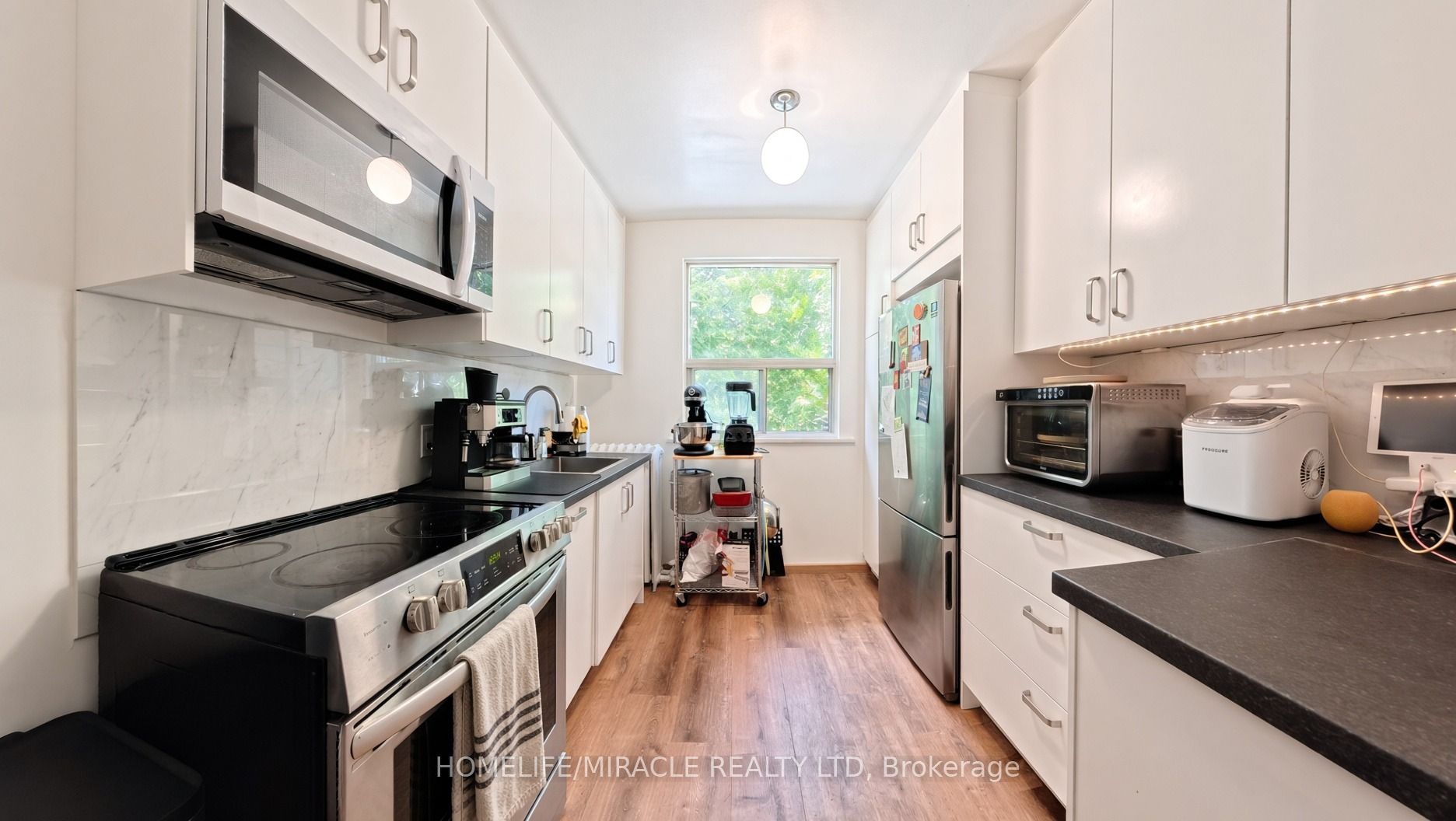 121 Medland Street Property Photo 4