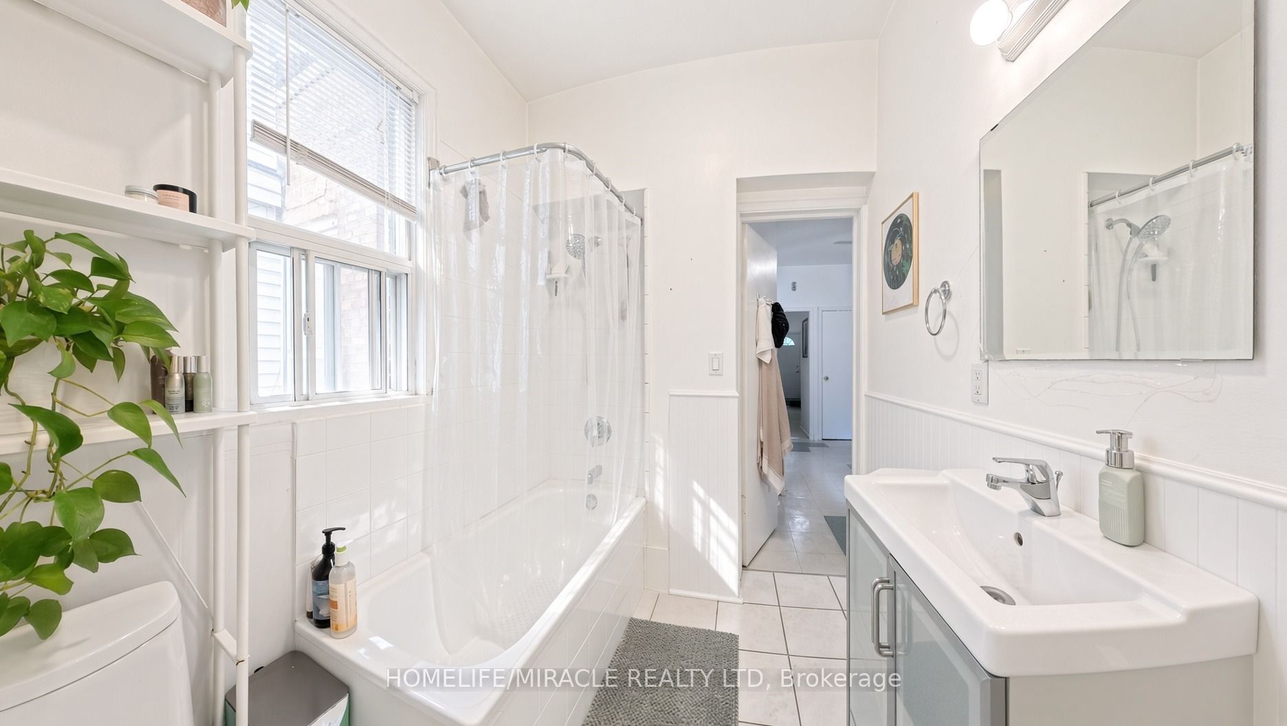 121 Medland Street Property Photo 5
