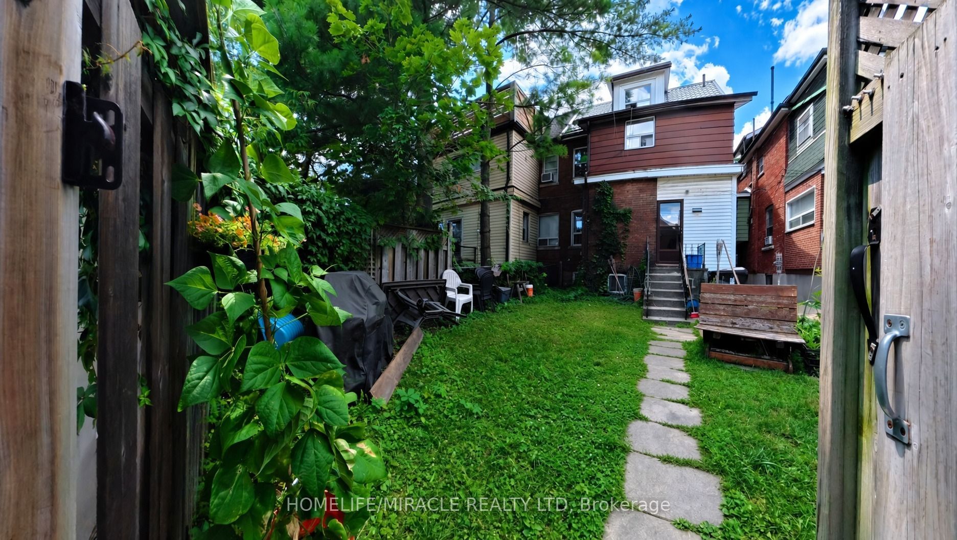 121 Medland Street Property Photo 28