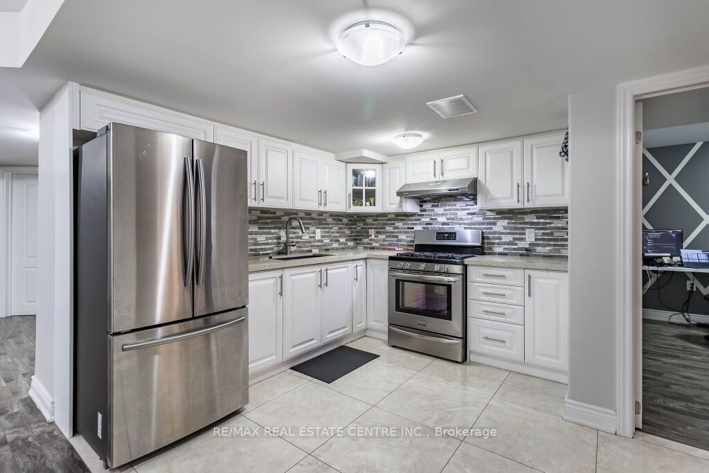 20 Laurentide Crescent Bsmt Property Photo 5