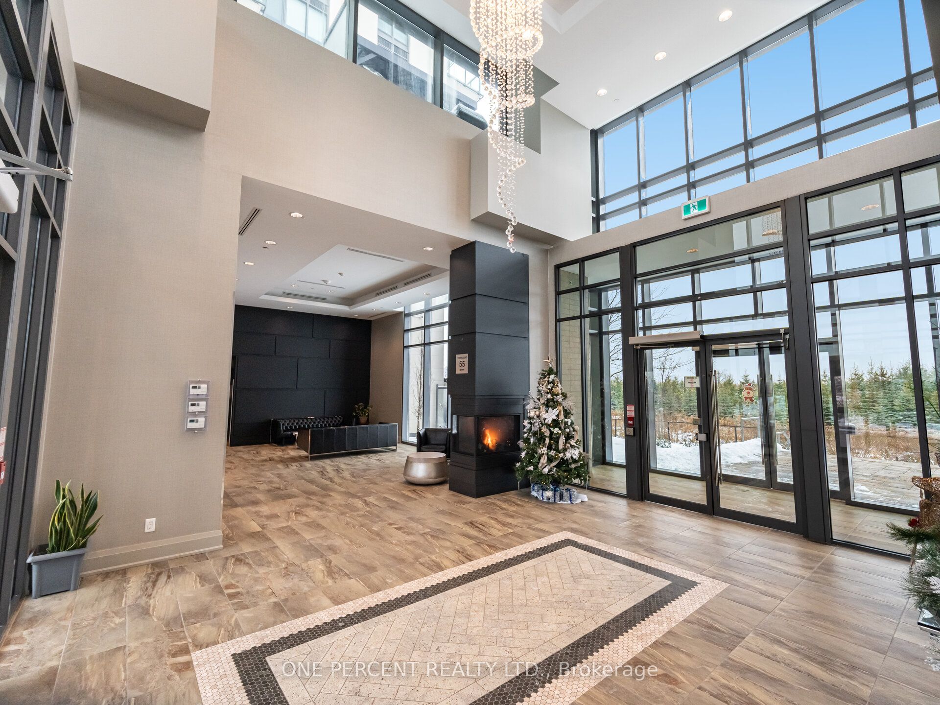 65 Yorkland Boulevard 811 Property Photo 4