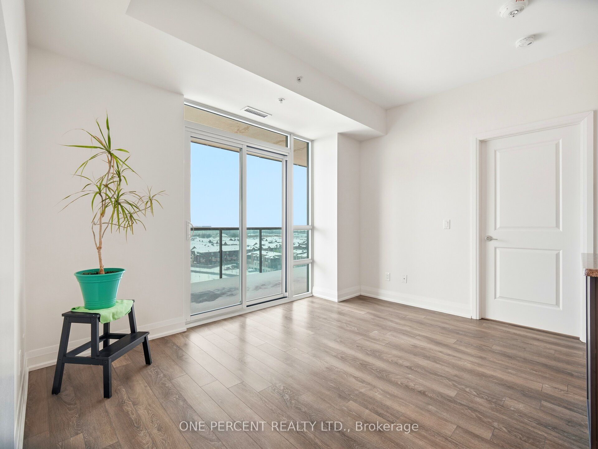 65 Yorkland Boulevard 811 Property Photo 12