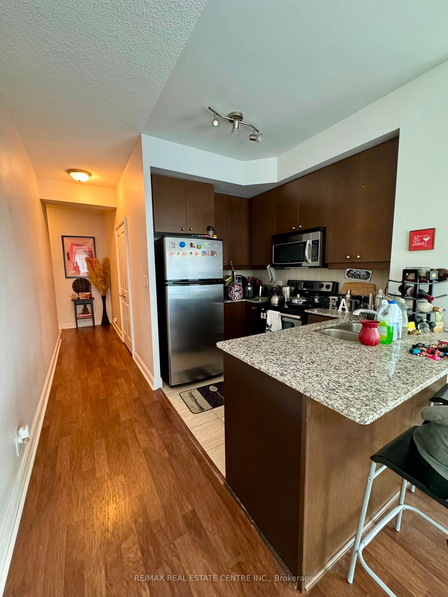 50 Absolute Avenue 802 Property Photo 10