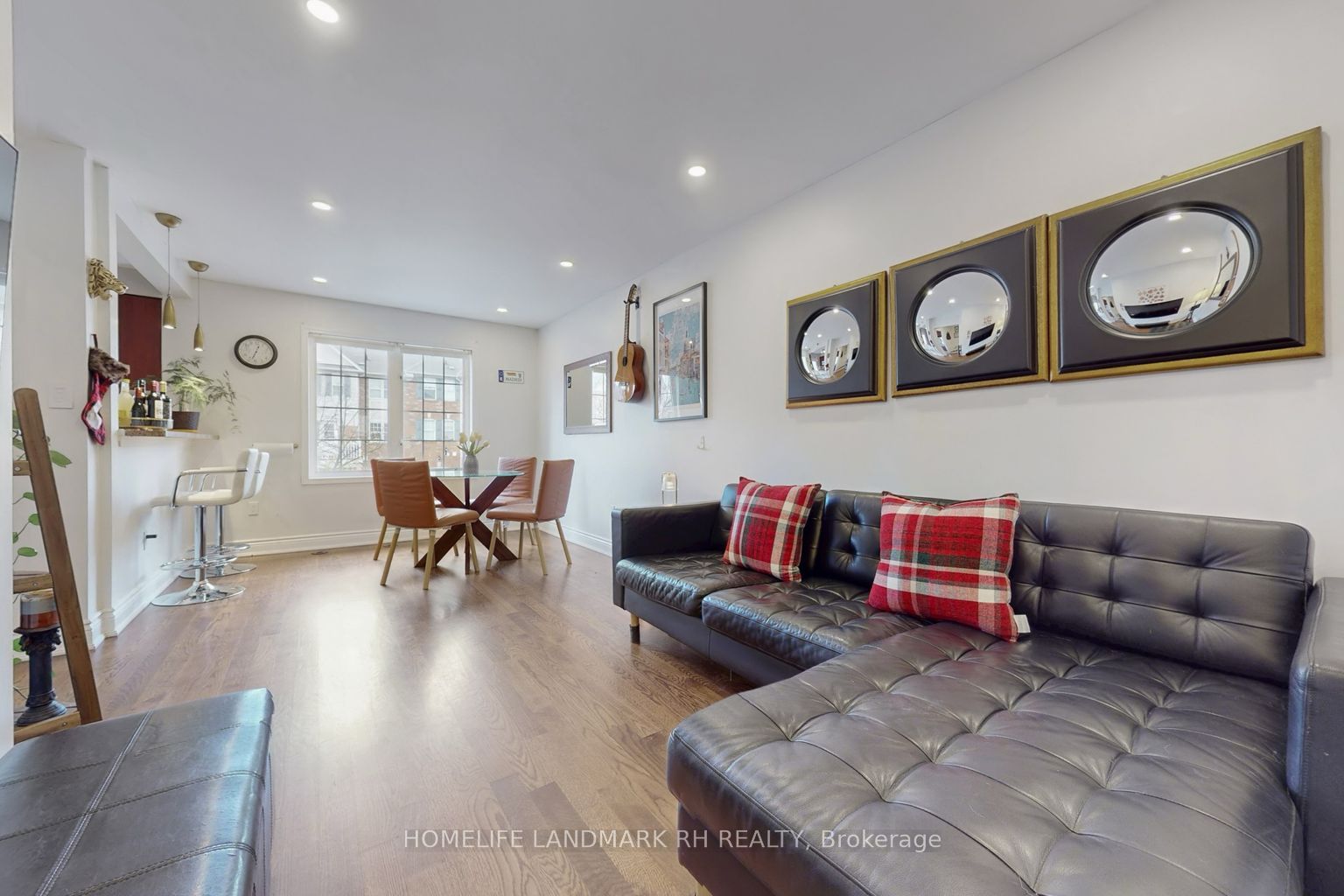 3060 Dewridge Avenue Property Photo 4