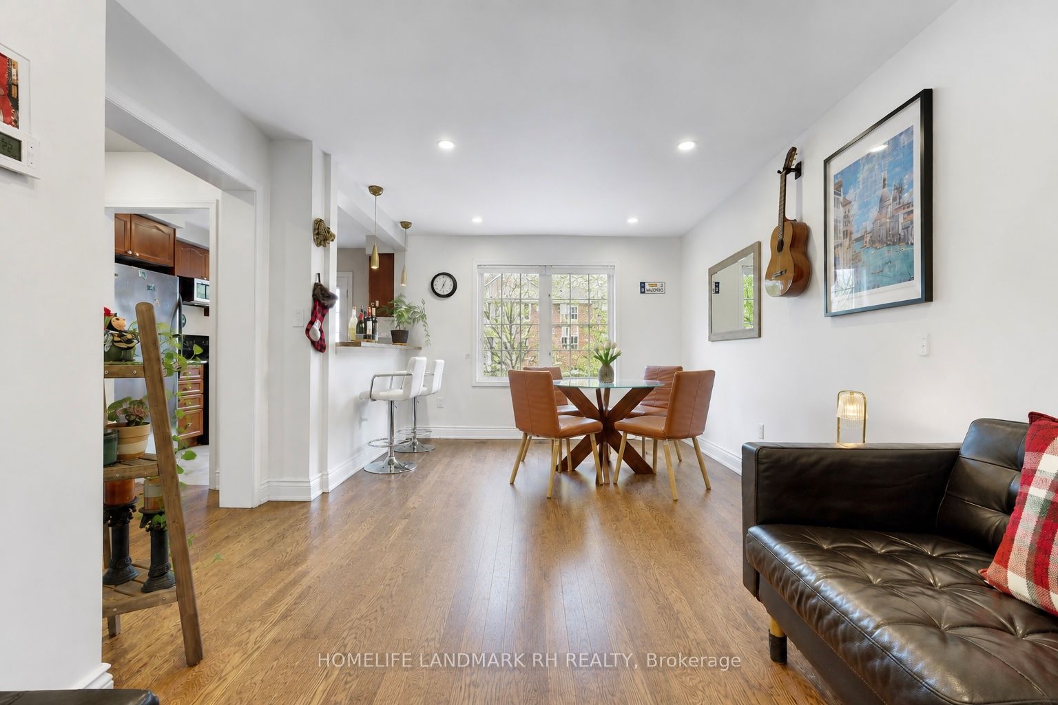 3060 Dewridge Avenue Property Photo 7