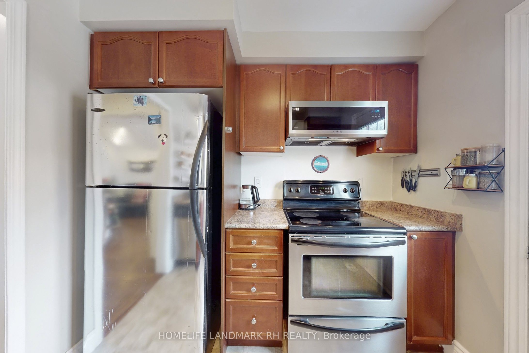 3060 Dewridge Avenue Property Photo 8