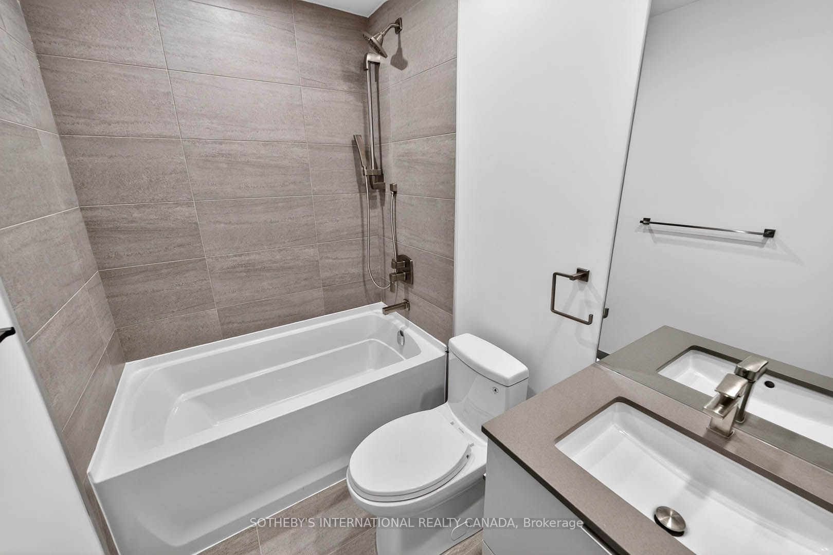 1 Fairview Road E 3203 Property Photo 5