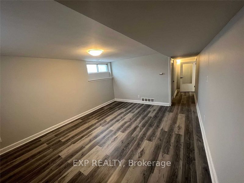 1 Henderson Avenue 5 Property Photo 8