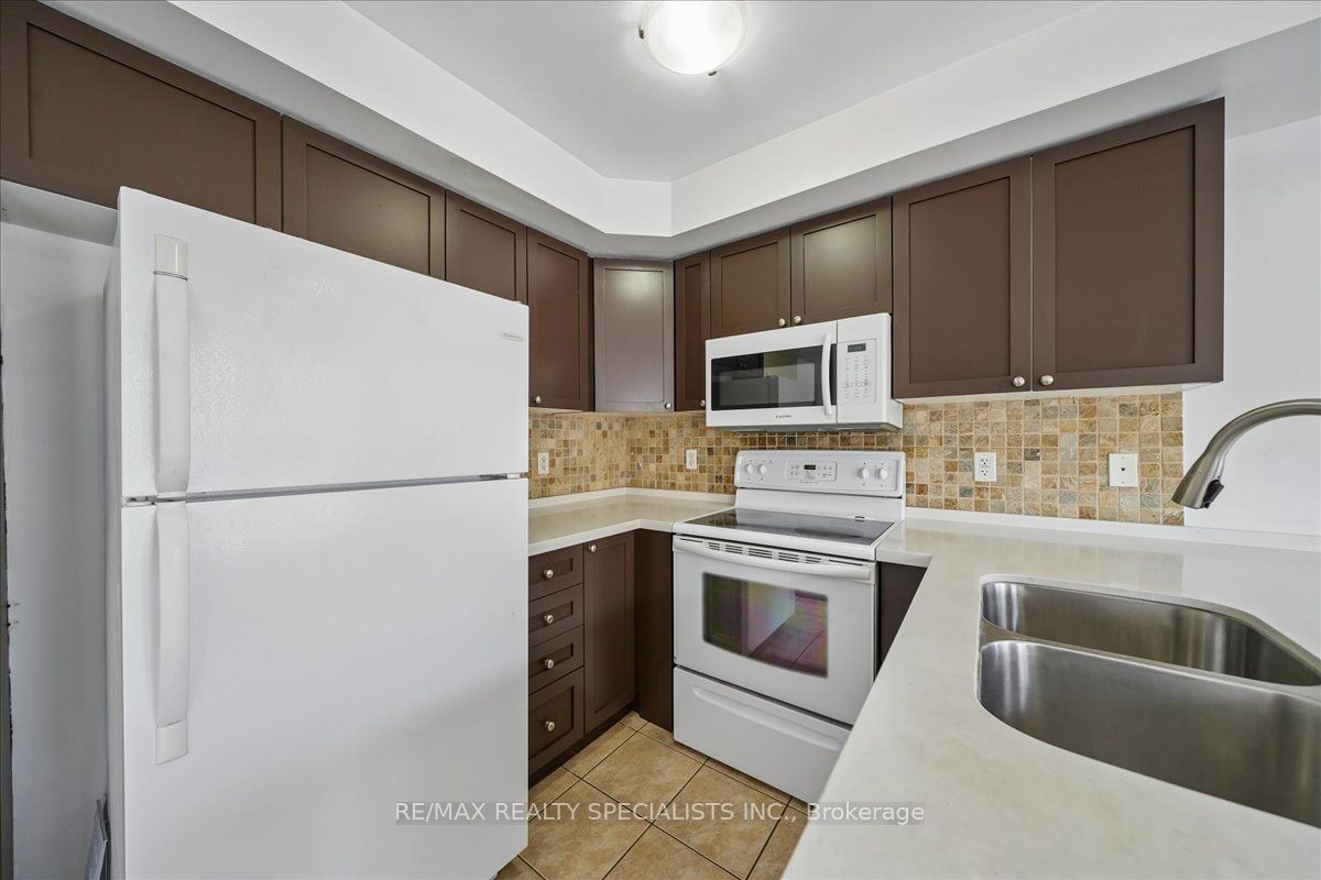 614 Shoreline Drive 5 Property Photo 23