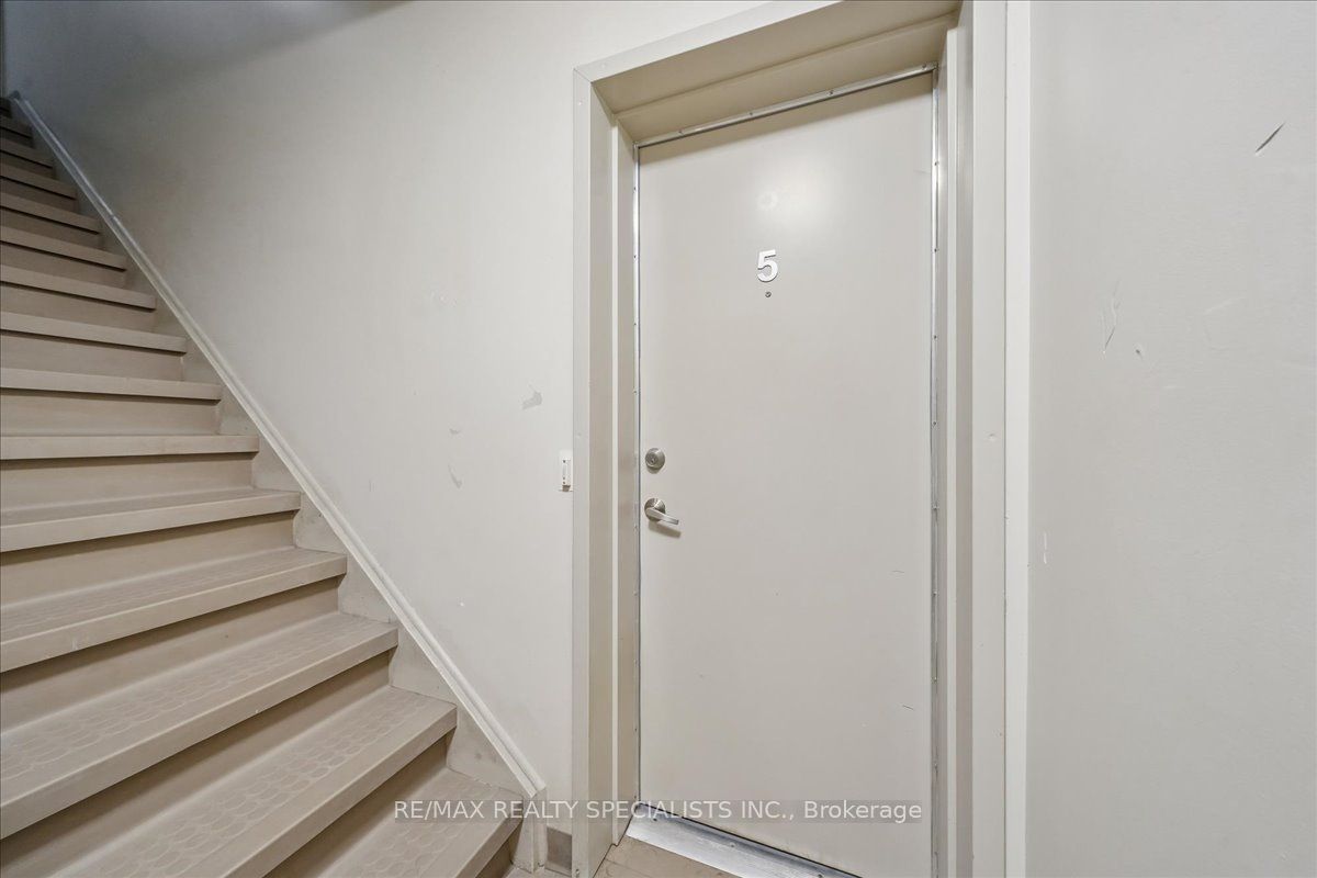 614 Shoreline Drive 5 Property Photo 43