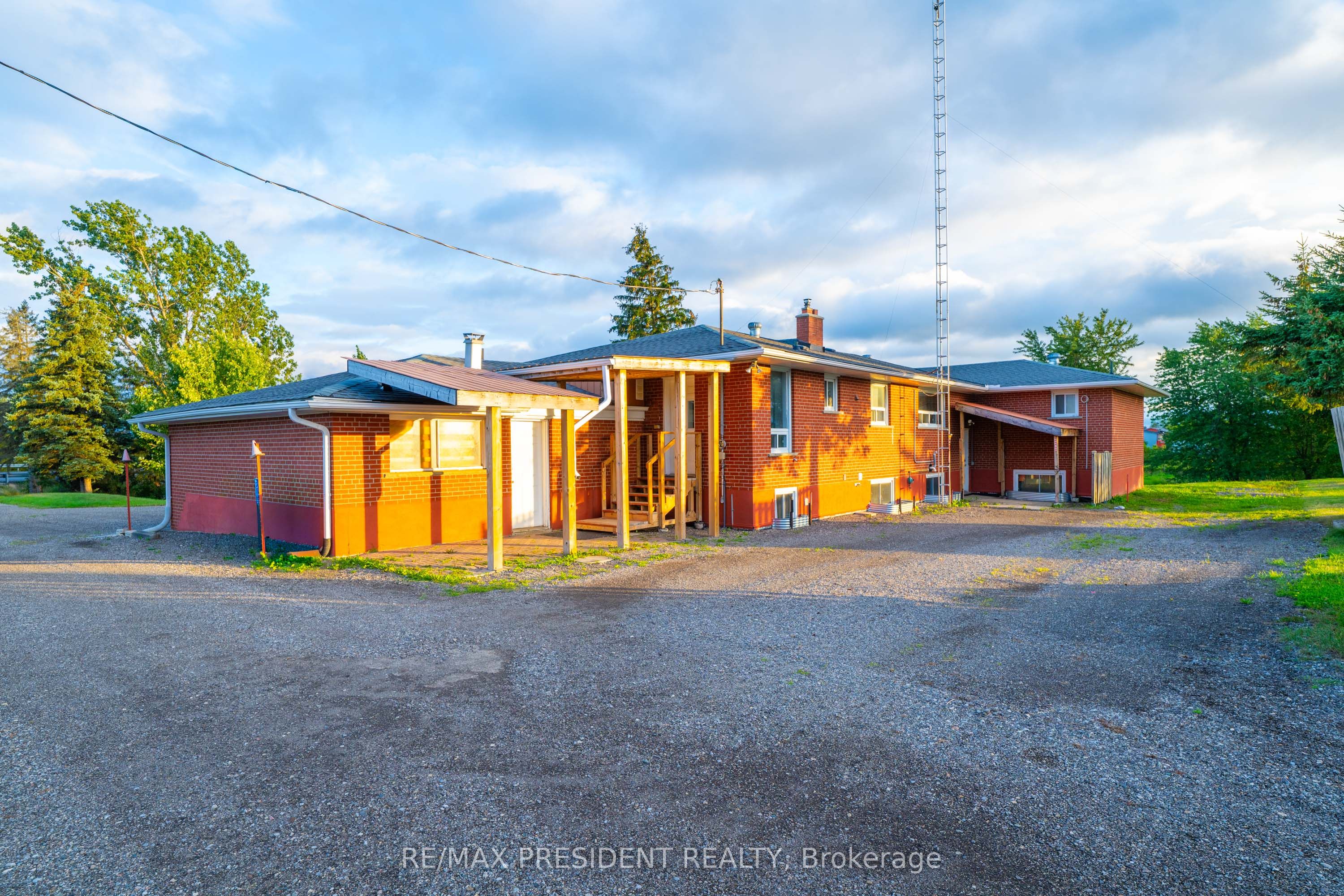 7190 King Street Property Photo 14