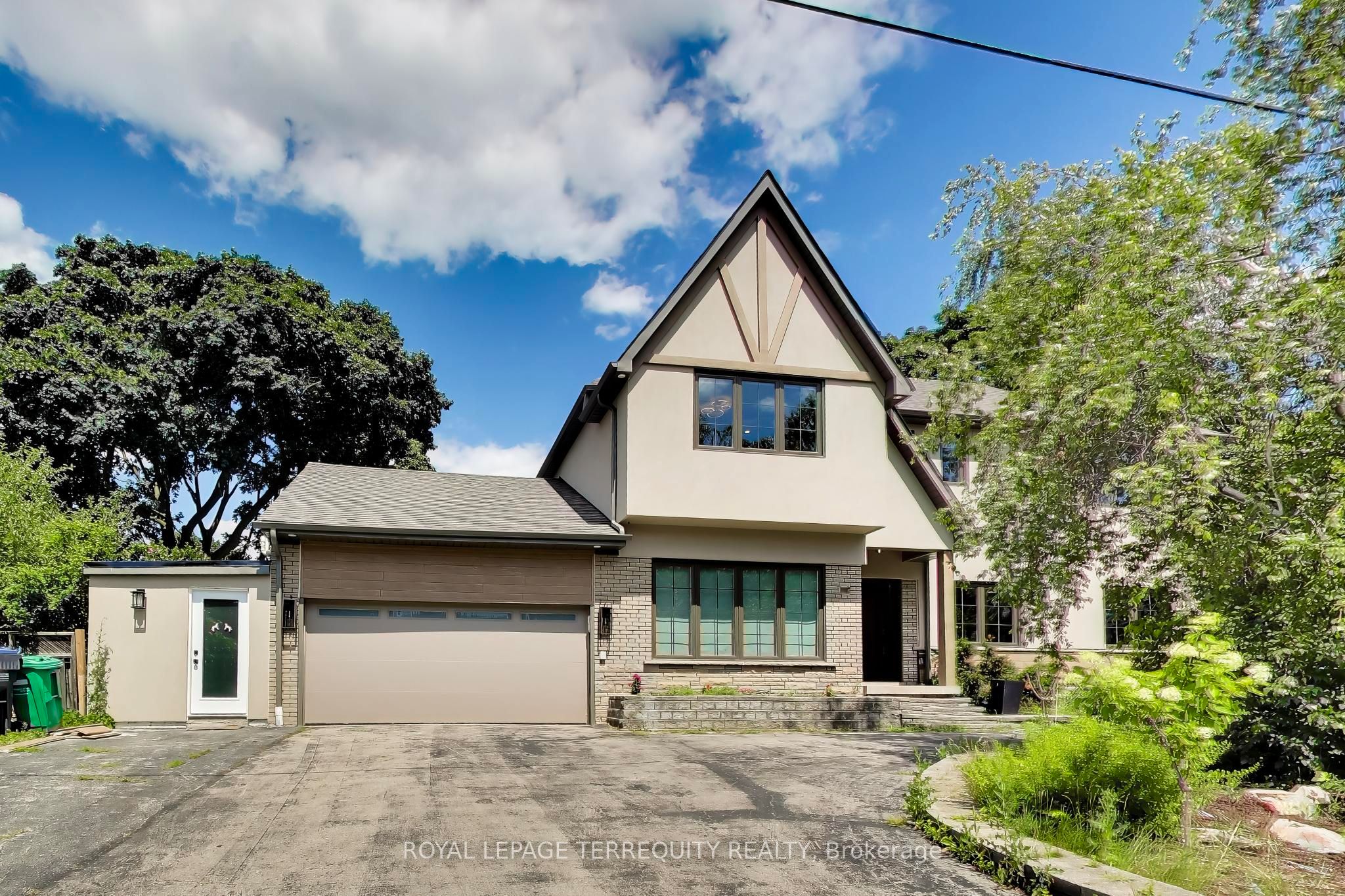 1621 Skyline Drive Property Photo 1