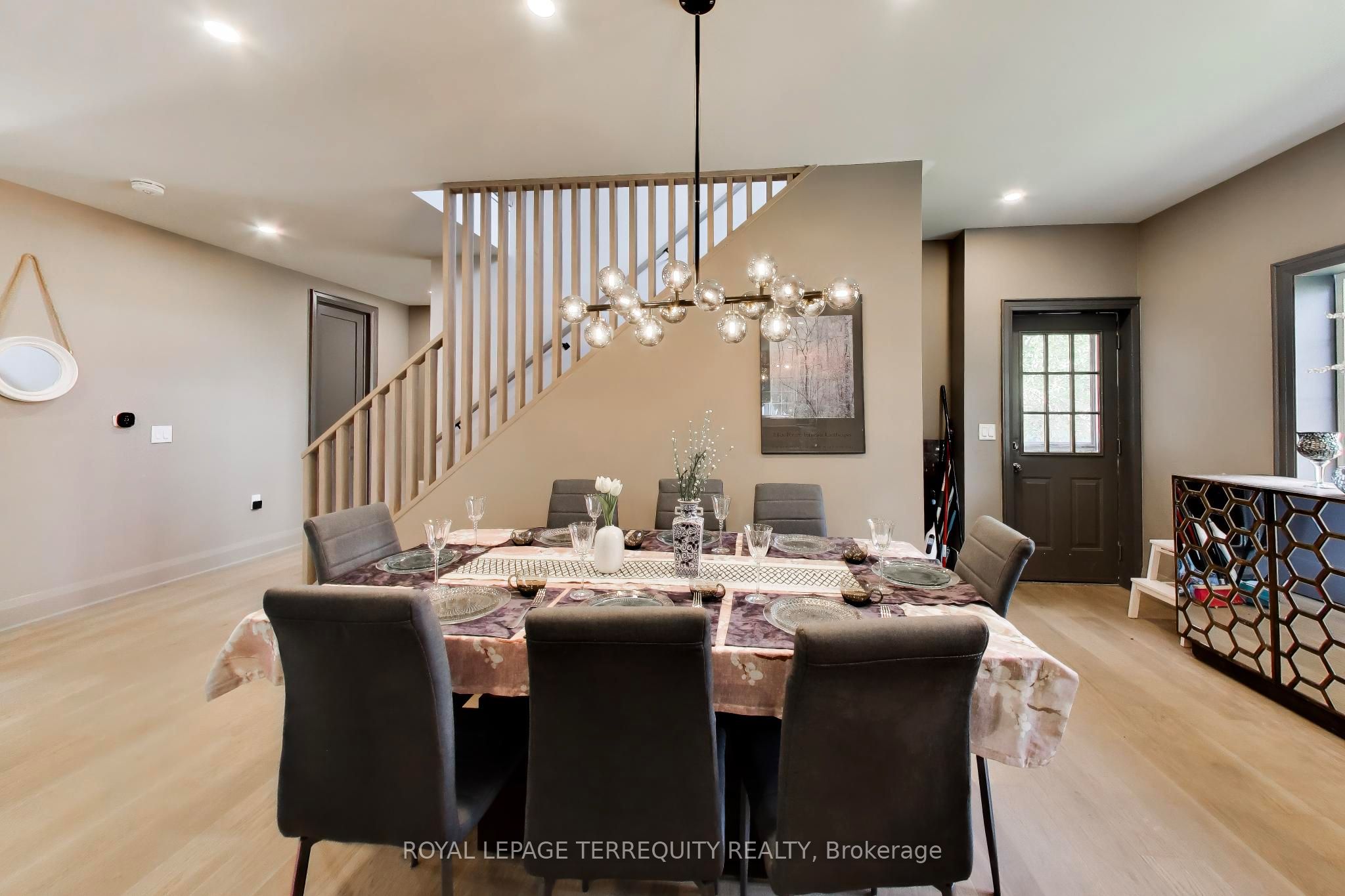 1621 Skyline Drive Property Photo 8
